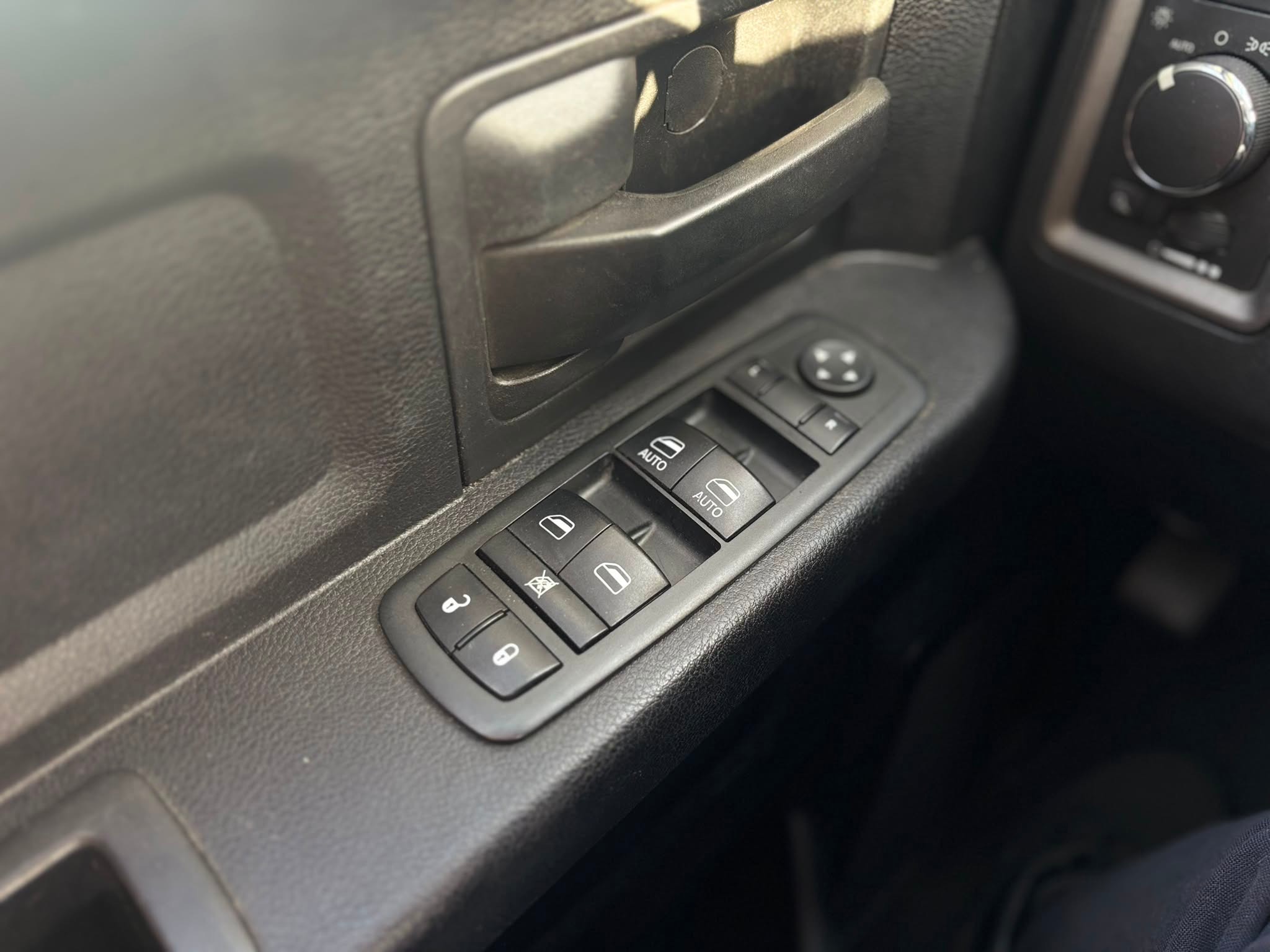 /canwestautoinc/2013-Ram-1500-018542624384851436.jpg