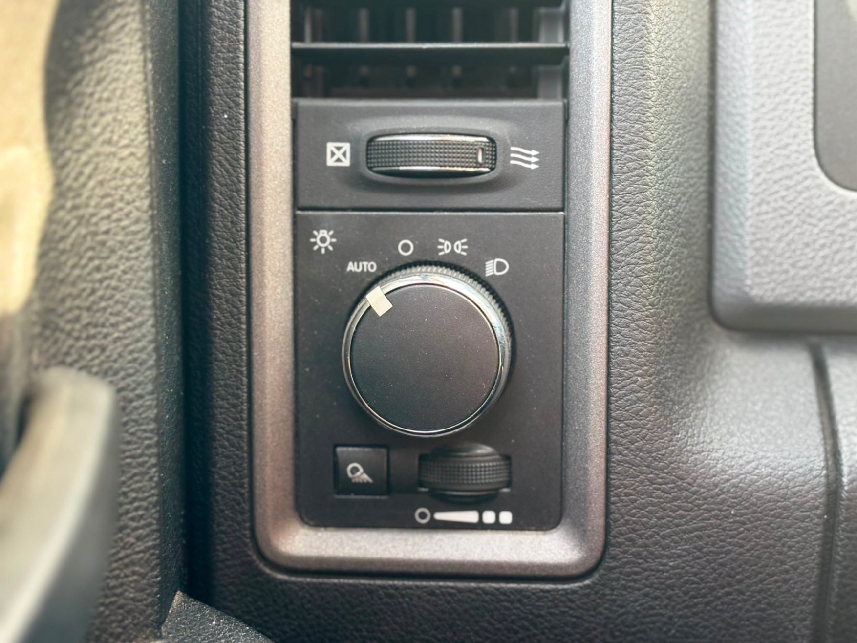 /canwestautoinc/2013-Ram-1500-3184732675559059.jpg