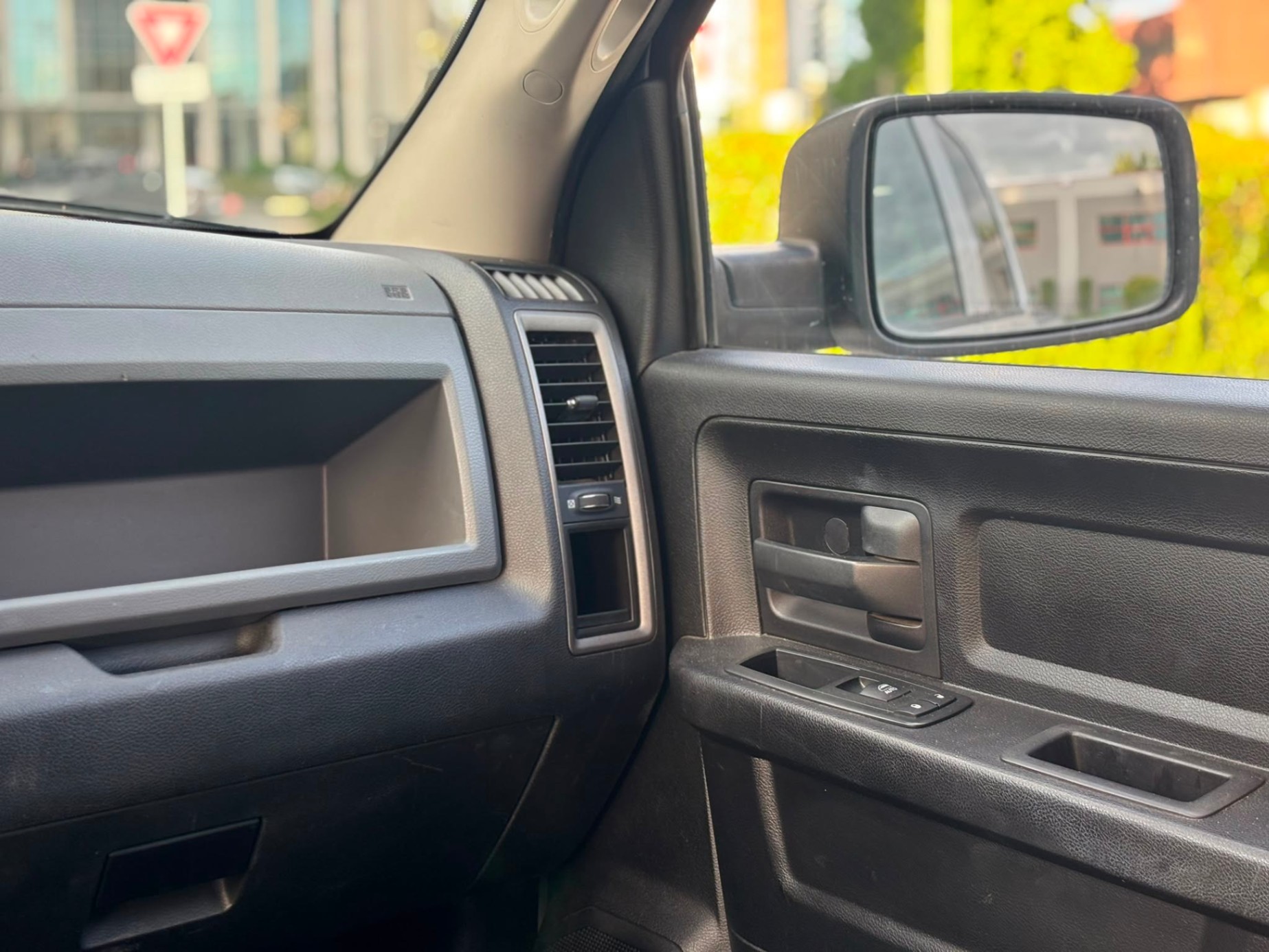 /canwestautoinc/2013-Ram-1500-8725860690979947.jpg