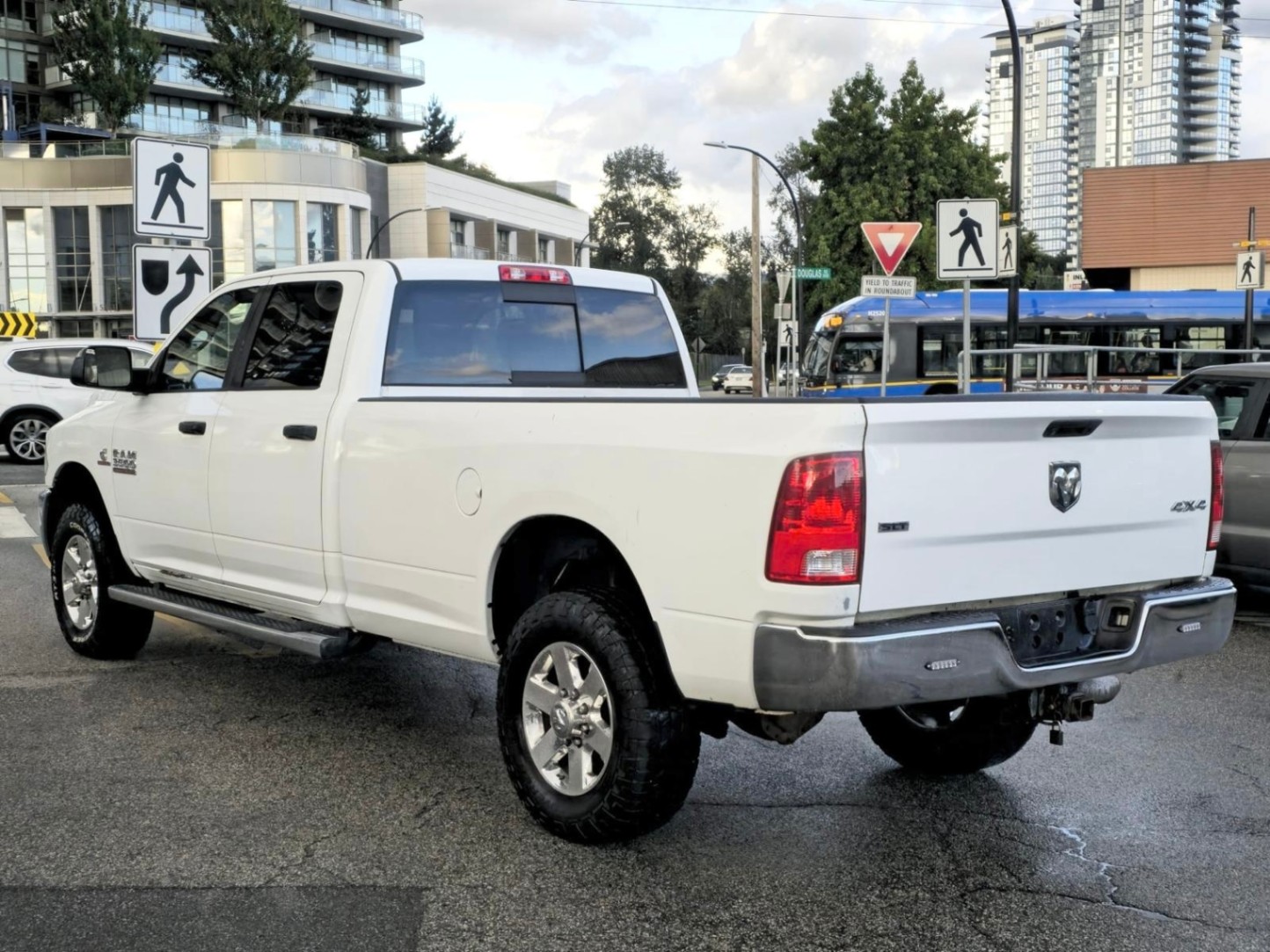 /canwestautoinc/2013-Ram-3500-18254330530903573.jpg