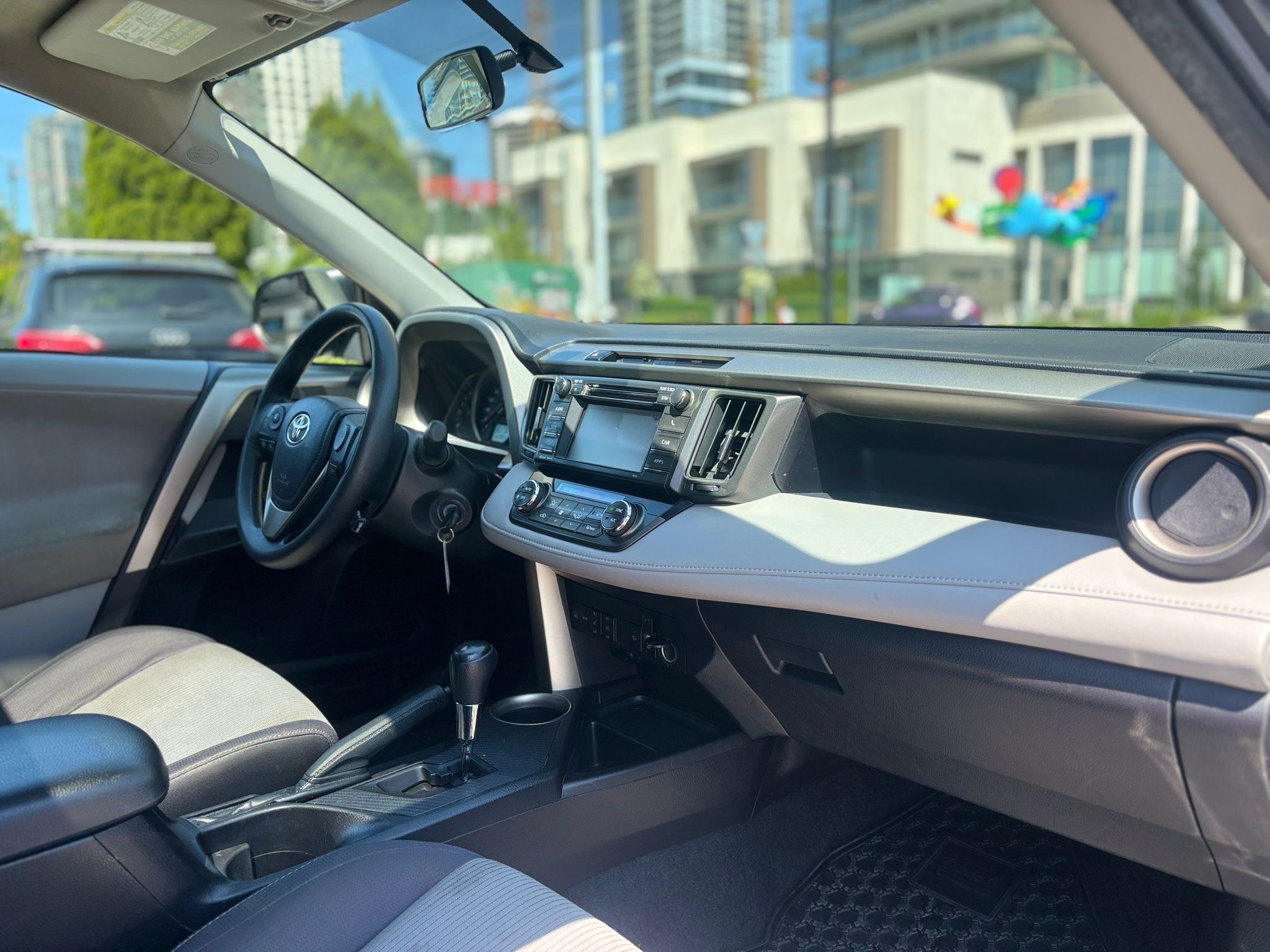 /canwestautoinc/2013-Toyota-RAV4-4400683769619329.jpg