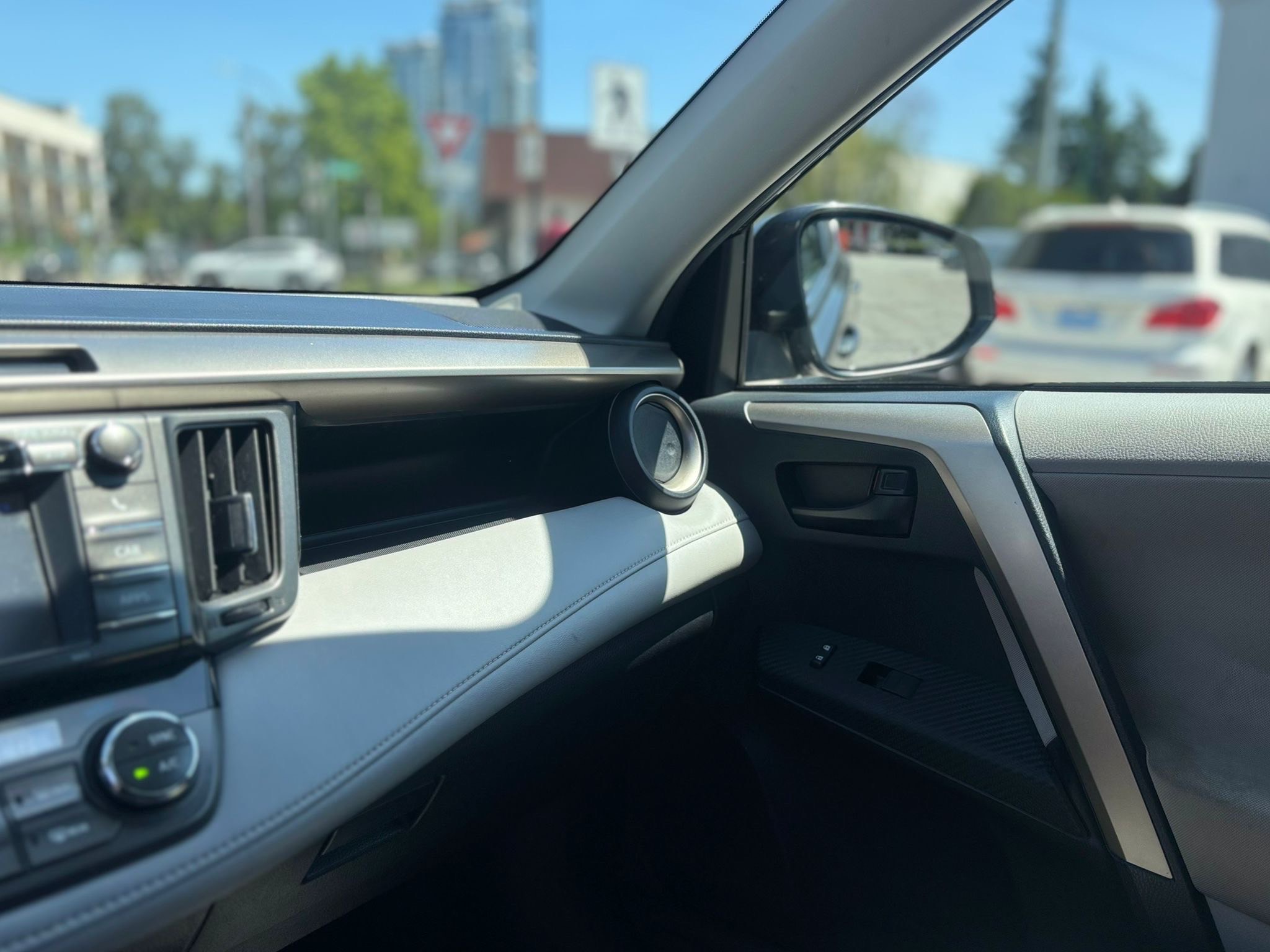 /canwestautoinc/2013-Toyota-RAV4-8418667351555.jpg