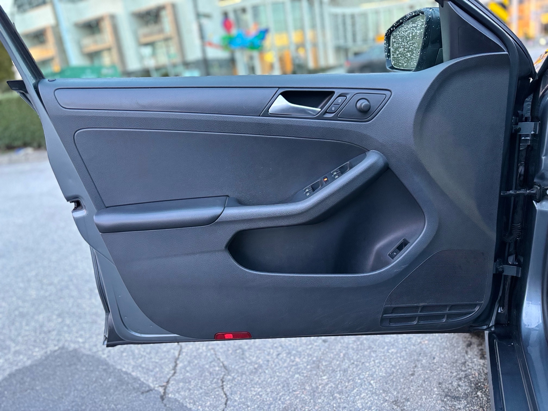 /canwestautoinc/2013-Volkswagen-Jetta-8443443535856106.jpg