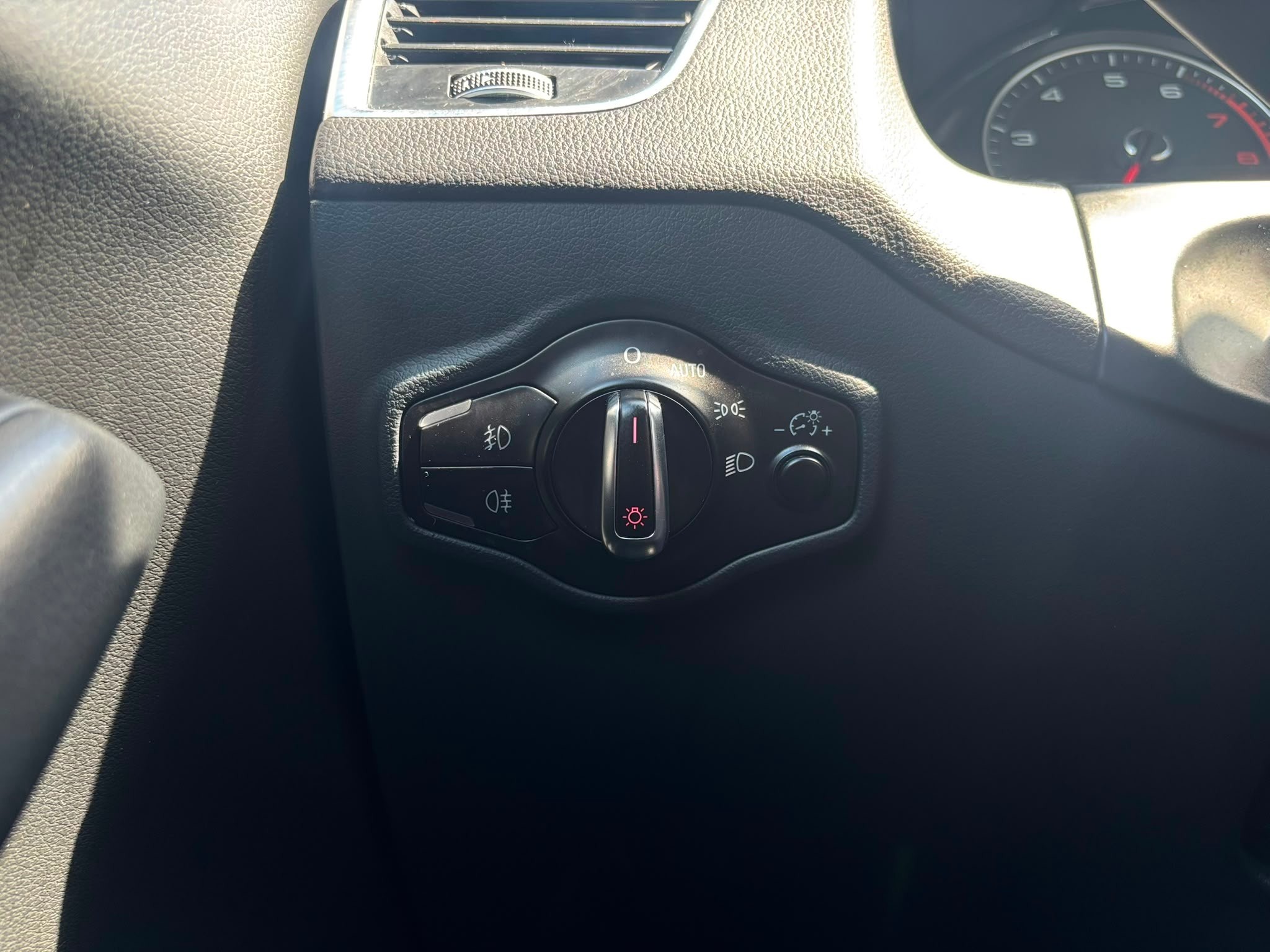 /canwestautoinc/2014-Audi-Q5-29517323345427493.jpg
