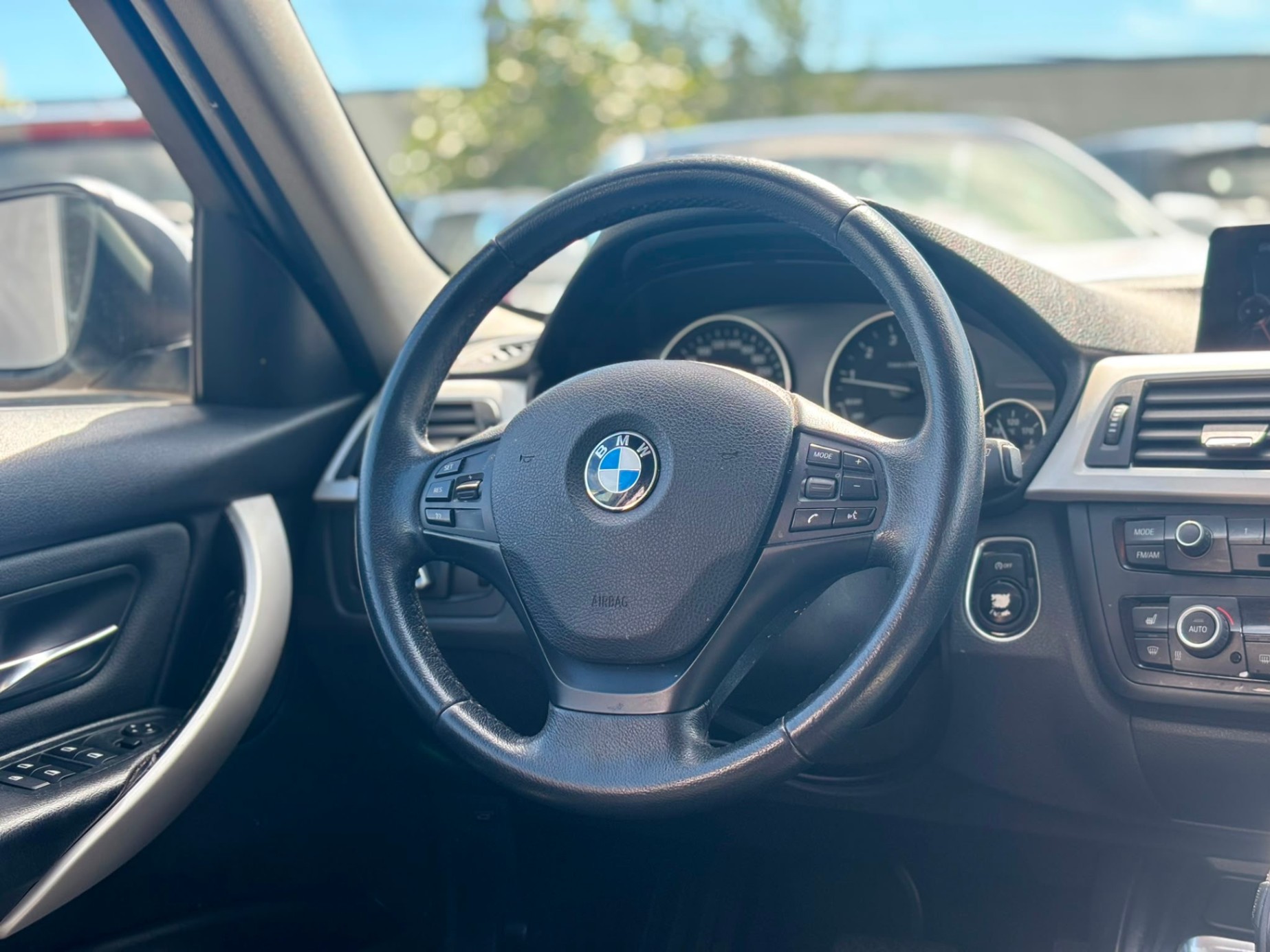 /canwestautoinc/2014-BMW-3-Series-95758088490007.jpg
