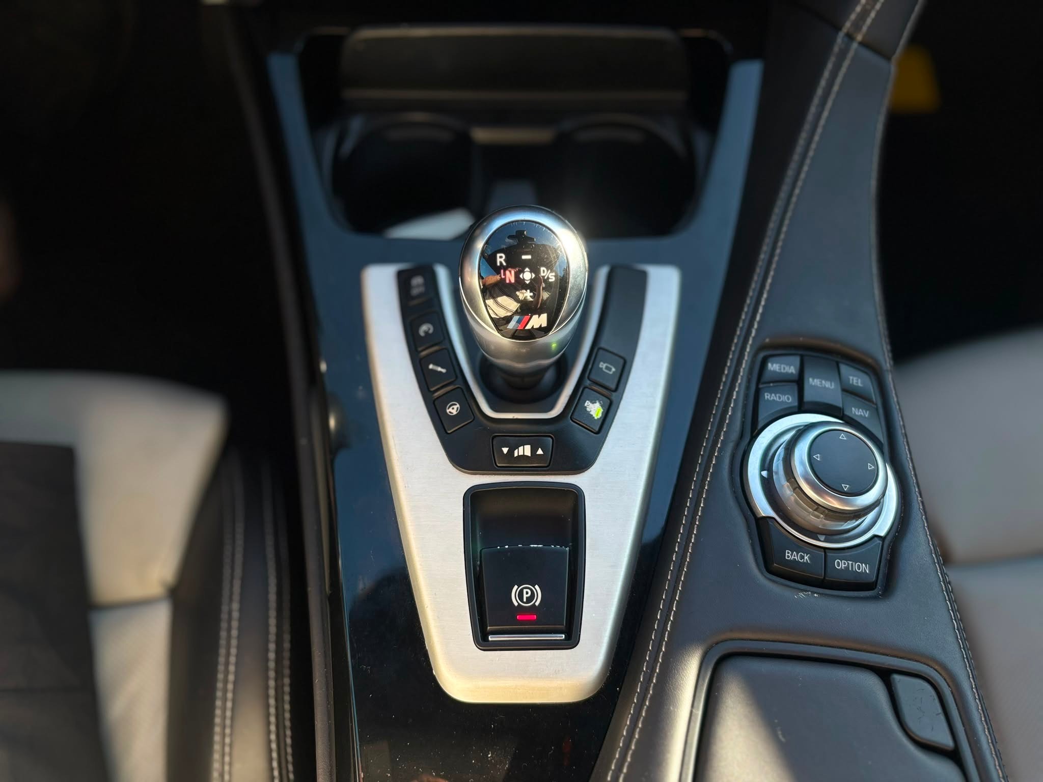 /canwestautoinc/2014-BMW-M6-2655119175044538.jpg