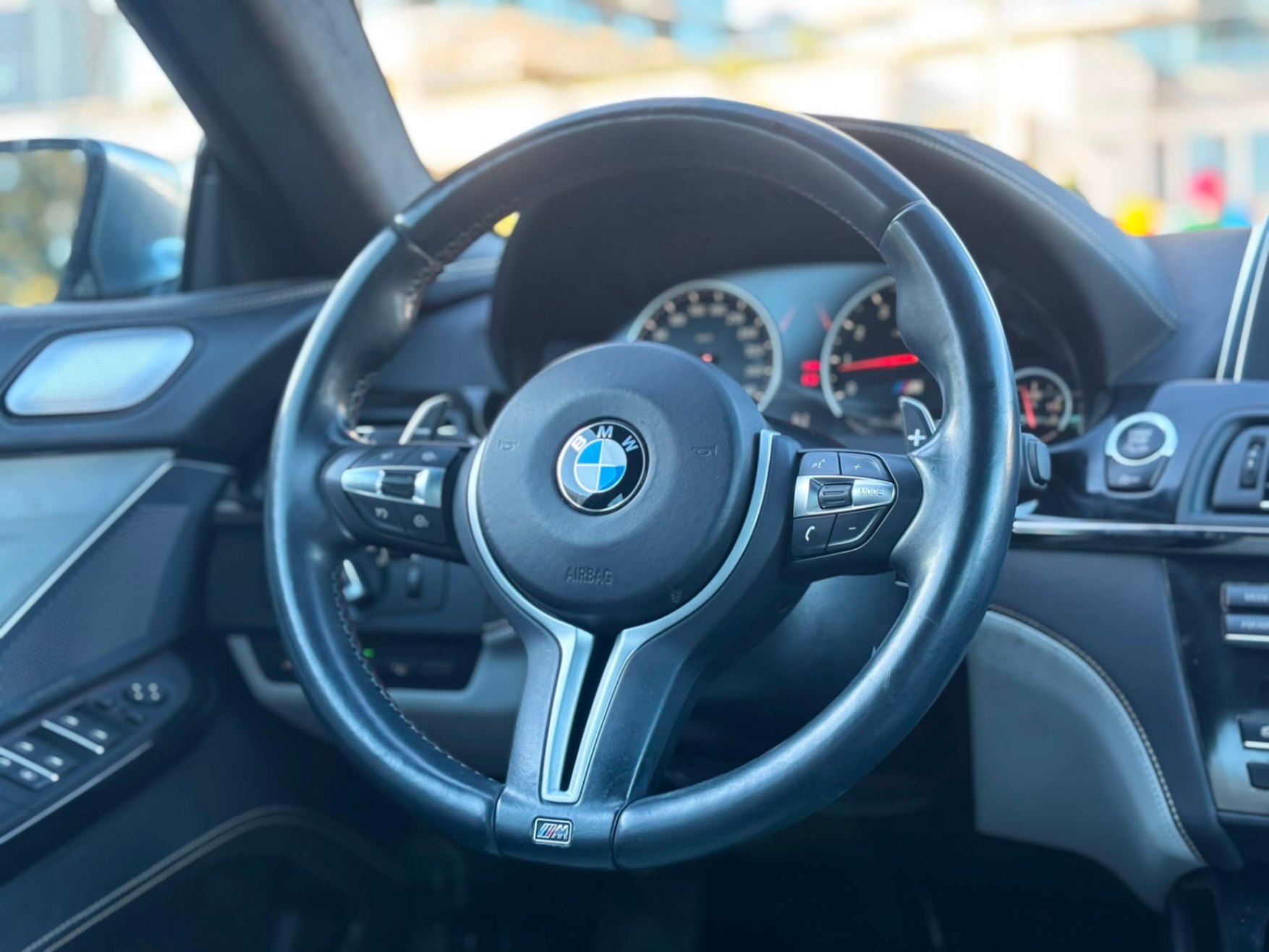 /canwestautoinc/2014-BMW-M6-49828853473651336.jpg