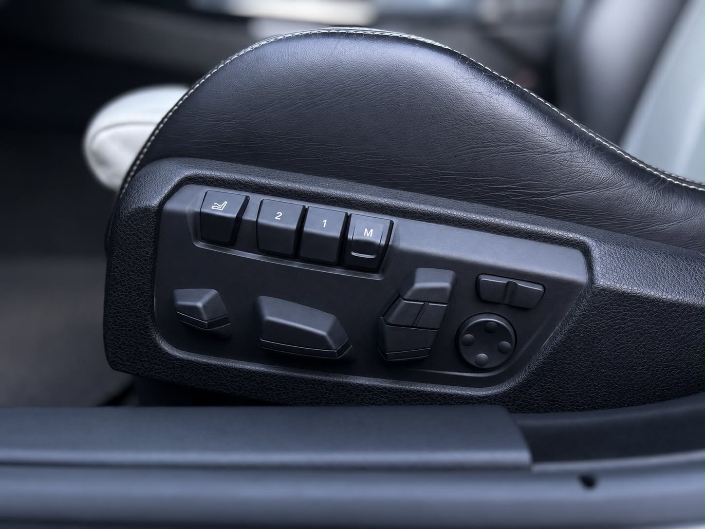 /canwestautoinc/2014-BMW-M6-5133661713393989.jpg
