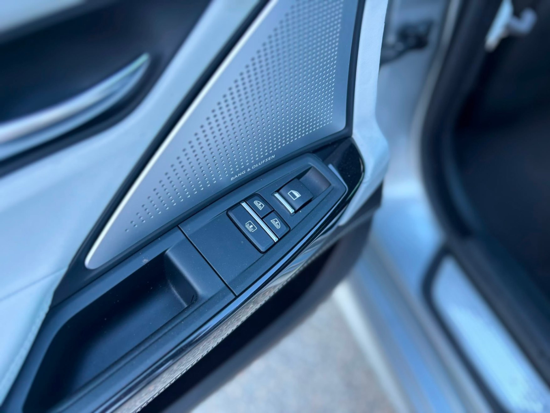 /canwestautoinc/2014-BMW-M6-592124143168395.jpg