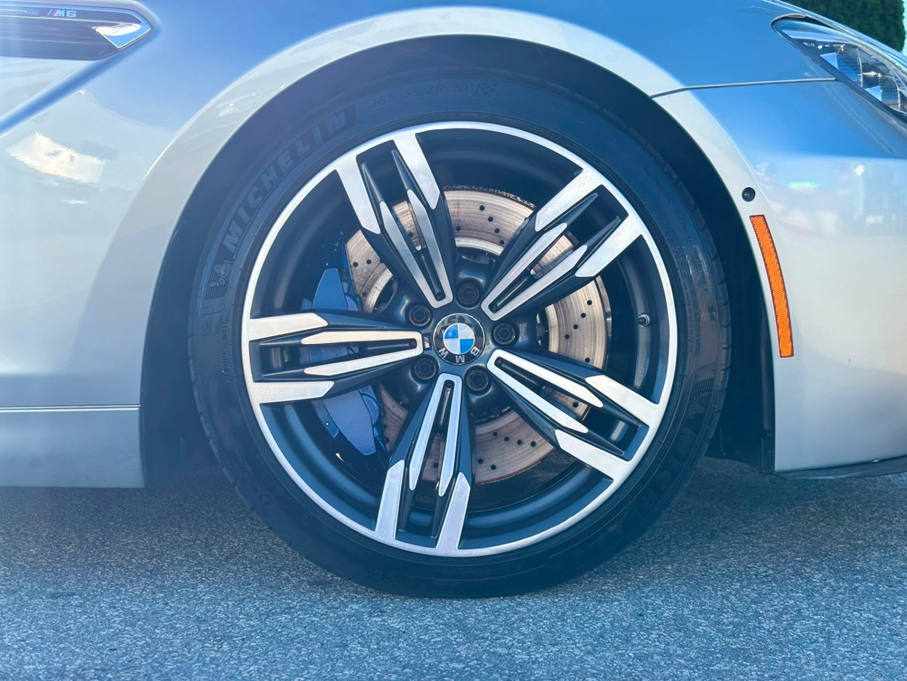 /canwestautoinc/2014-BMW-M6-7469416963349935.jpg