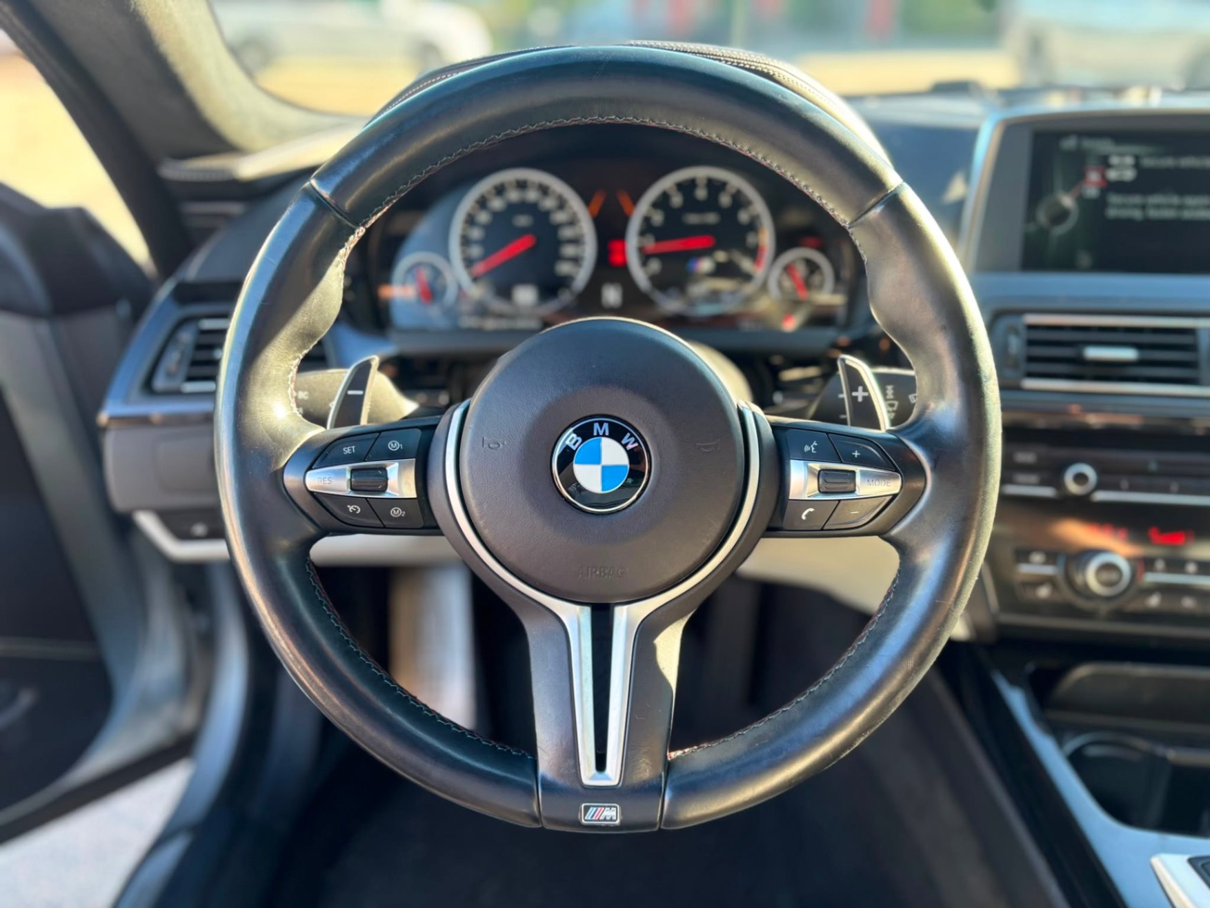 /canwestautoinc/2014-BMW-M6-9406291622617862.jpg