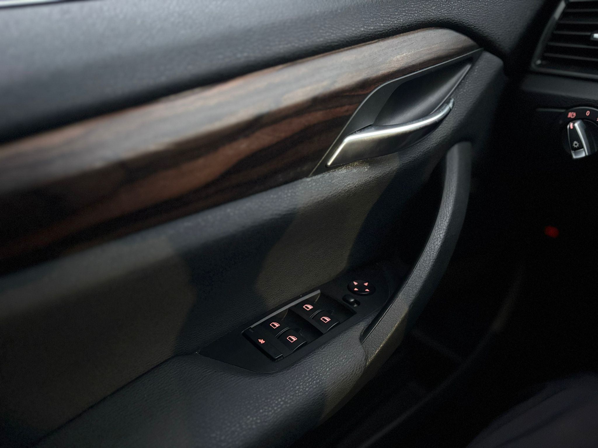 /canwestautoinc/2014-BMW-X1-077599211329344.jpg