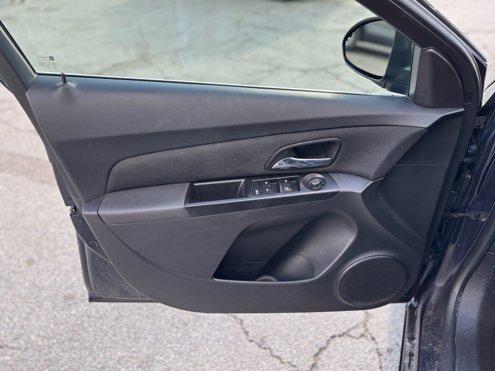 /canwestautoinc/2014-Chevrolet-Cruze-9665743983729.jpg