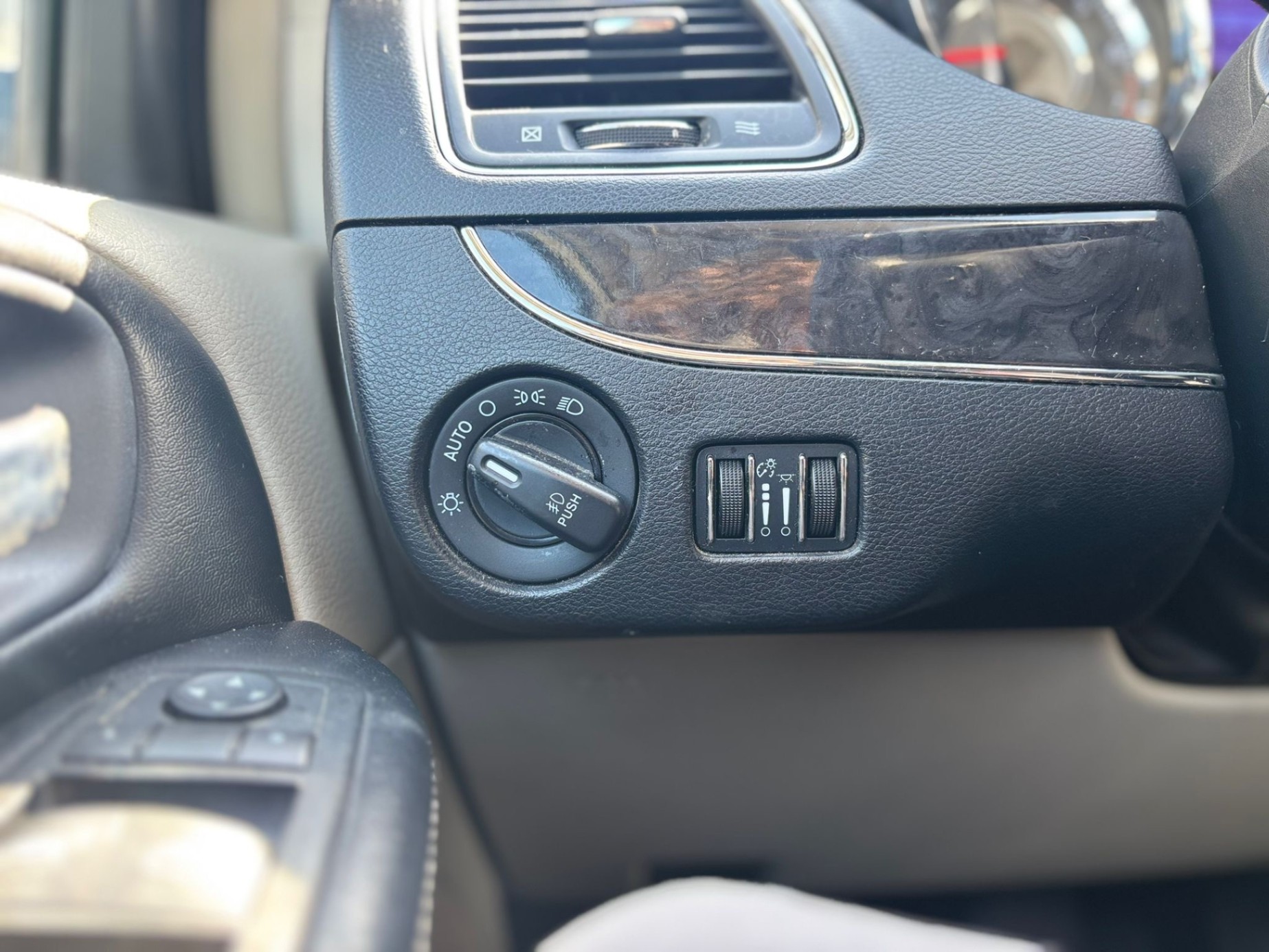 /canwestautoinc/2014-Chrysler-Town&-226994872519237.jpg