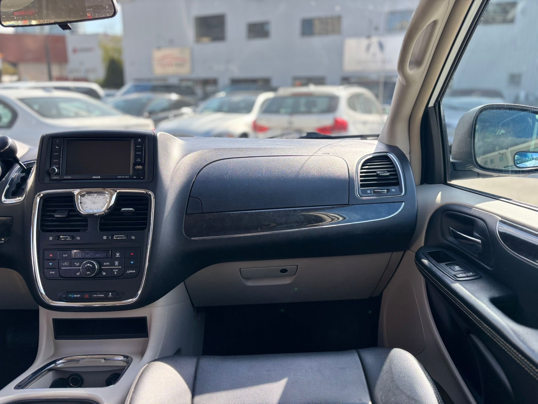 /canwestautoinc/2014-Chrysler-Town&-2669148562128707.jpg