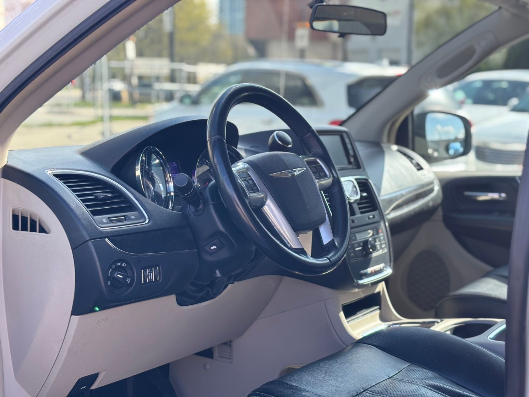 /canwestautoinc/2014-Chrysler-Town&-3496747985216664.jpg