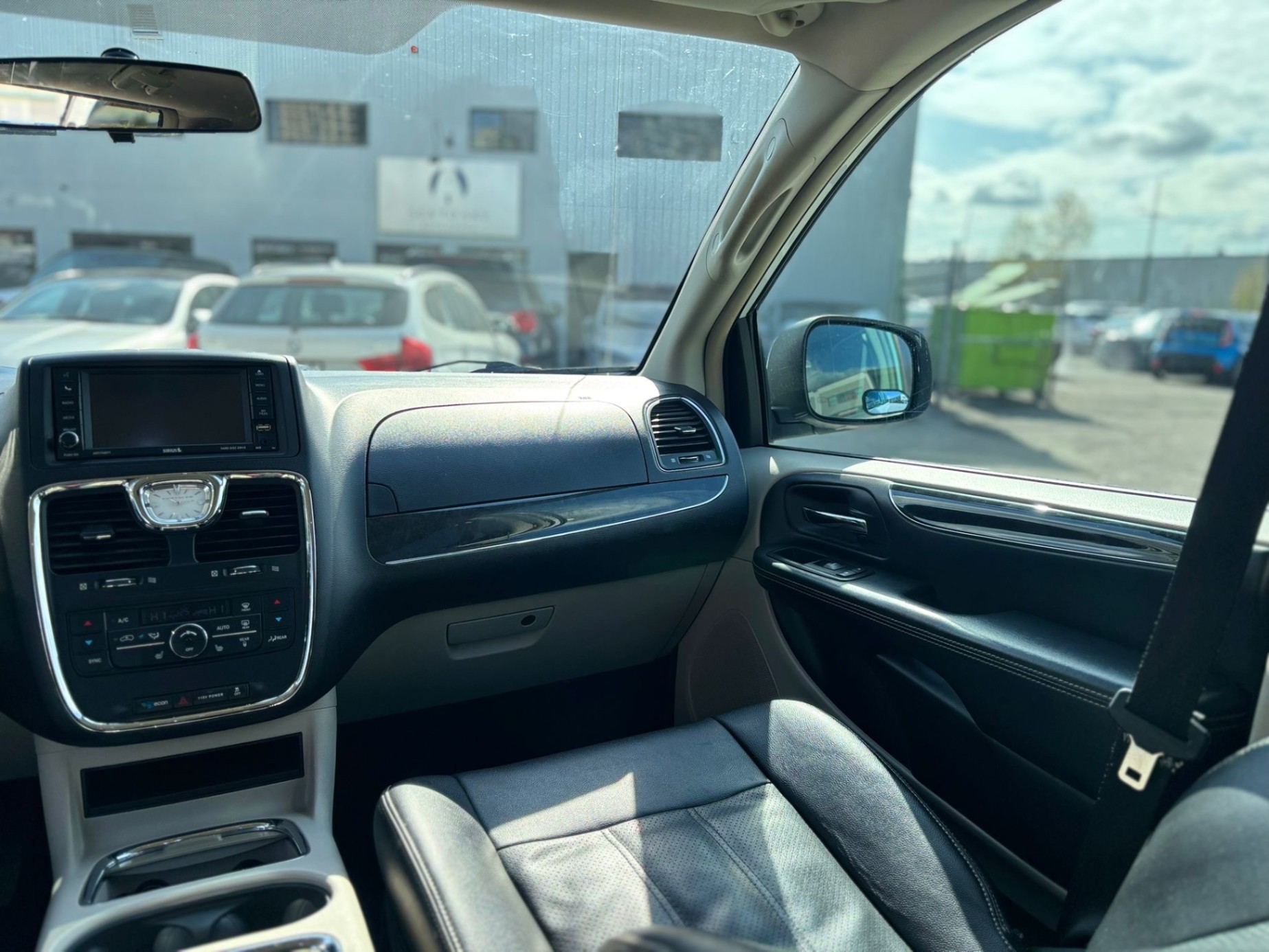 /canwestautoinc/2014-Chrysler-Town&-7735324633085816.jpg