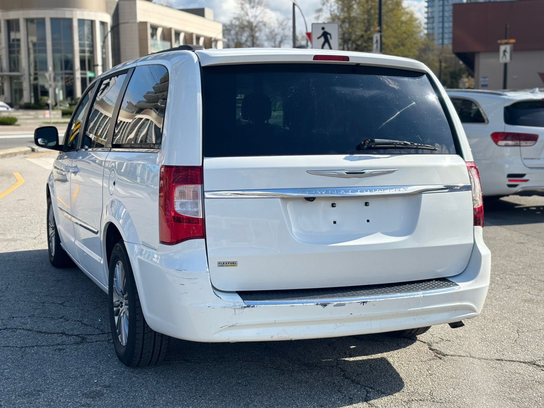 /canwestautoinc/2014-Chrysler-Town&-9739674903984037.jpg
