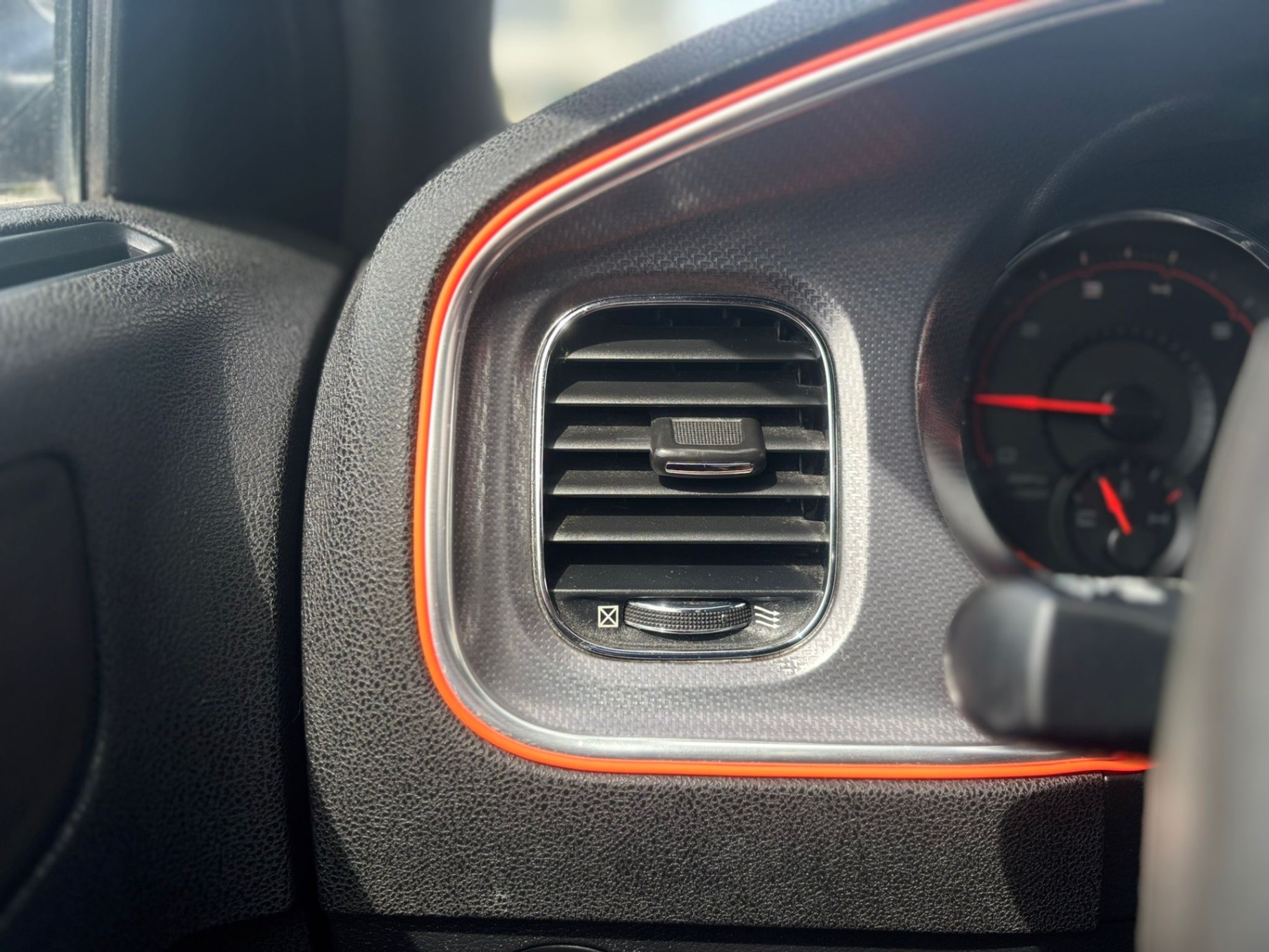 /canwestautoinc/2014-Dodge-Charger-9087593245907029.jpg