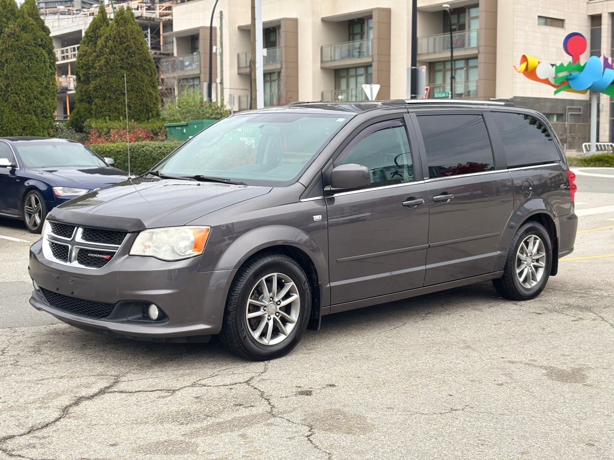 /canwestautoinc/2014-Dodge-GrandCaravan-0677319984234872.jpg