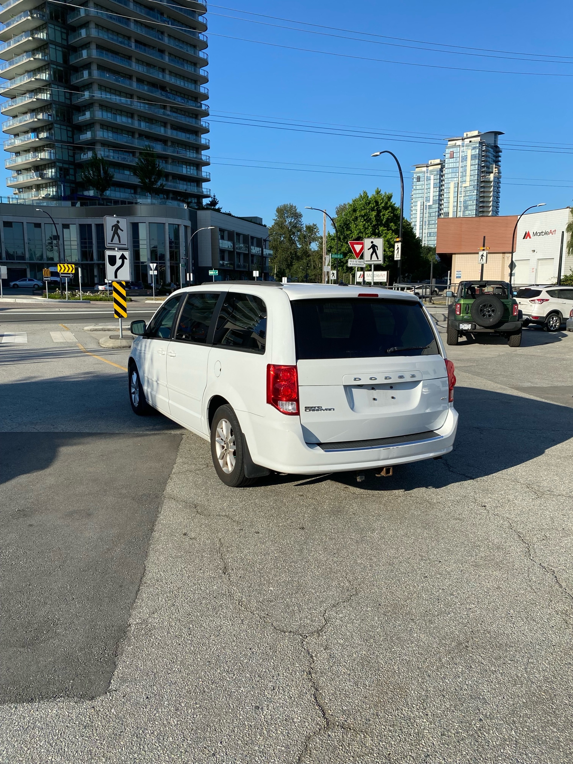 /canwestautoinc/2014-Dodge-GrandCaravan-08993327106207416.jpg