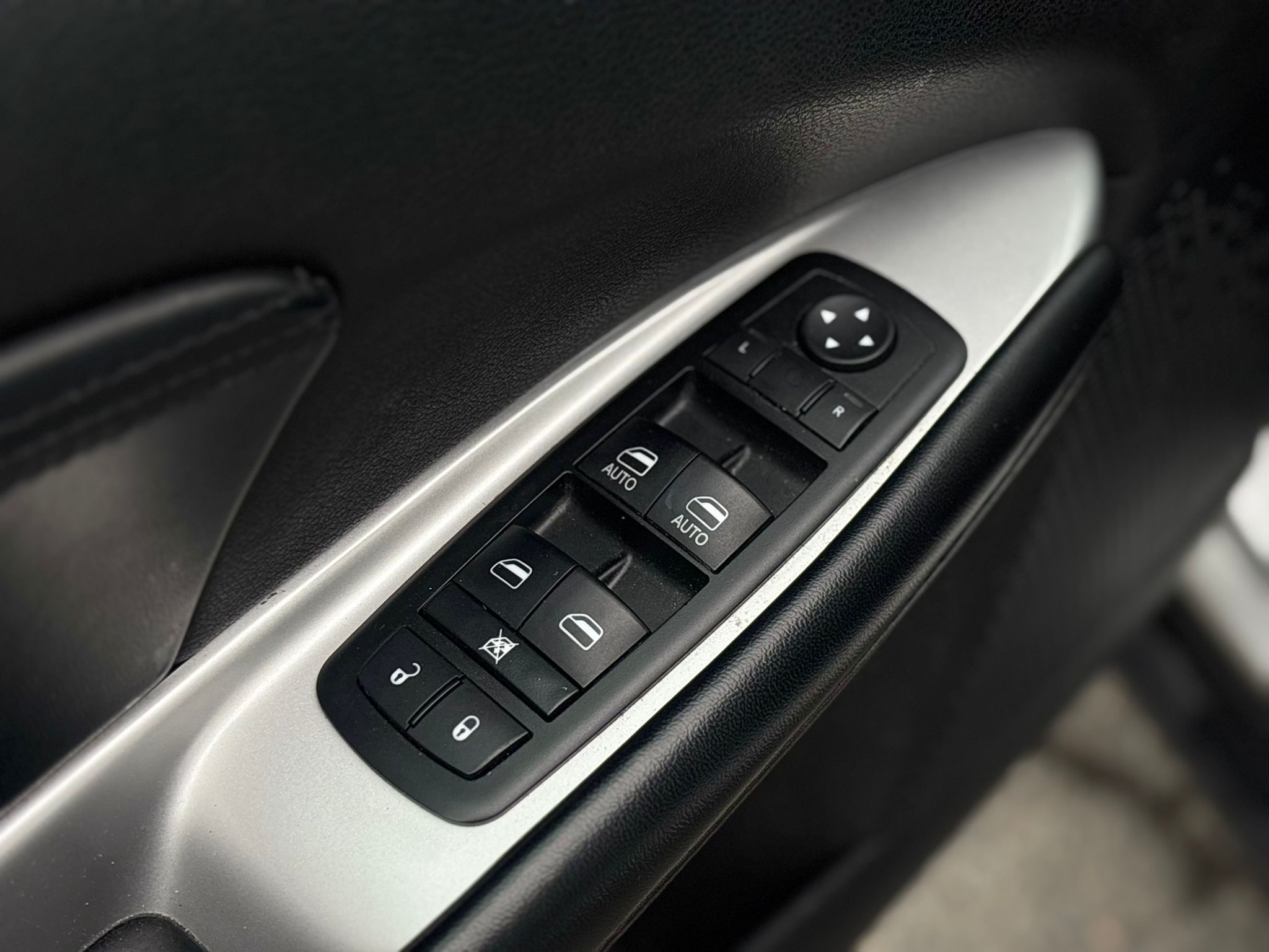 /canwestautoinc/2014-Dodge-Journey-09590520218198884.jpg