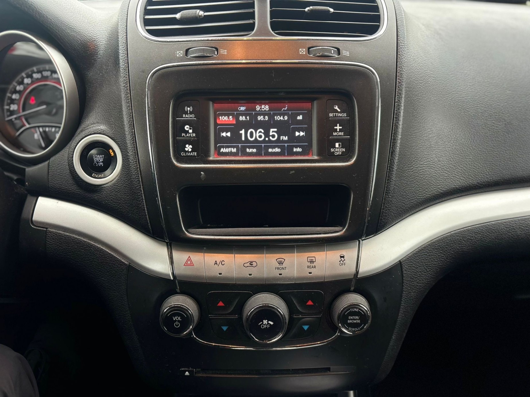 /canwestautoinc/2014-Dodge-Journey-11426433378503287.jpg