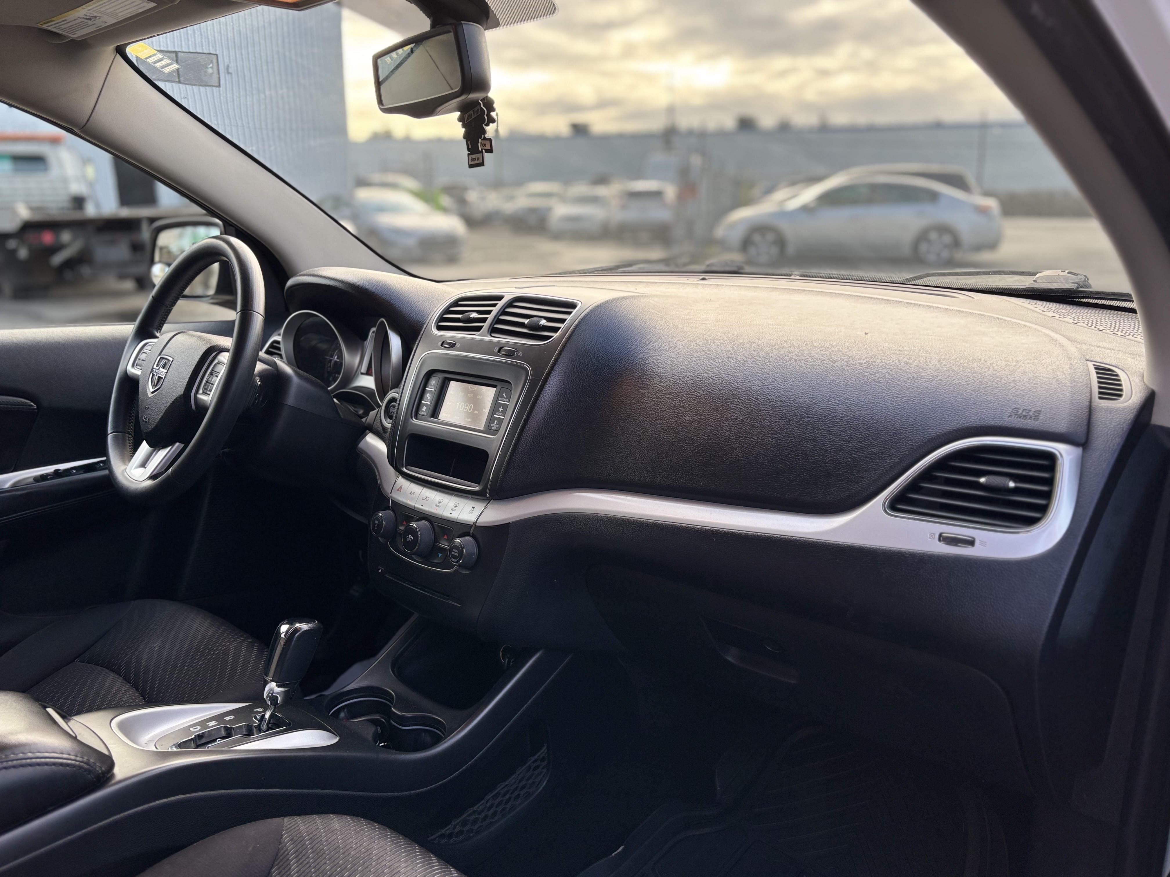 /canwestautoinc/2014-Dodge-Journey-1674022727029565.jpg