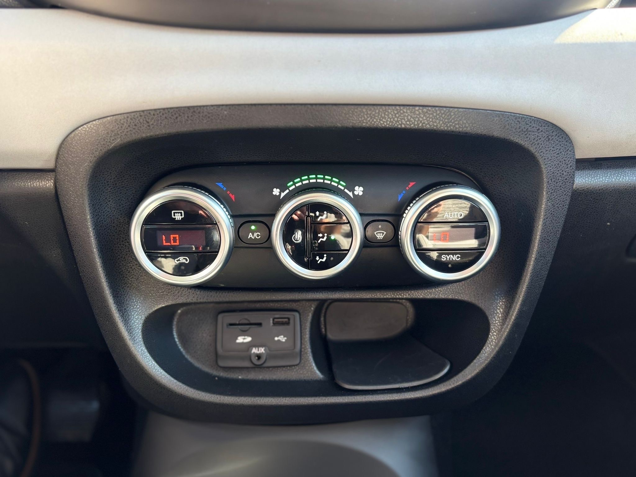 /canwestautoinc/2014-FIAT-500L-38014050057954063.jpg