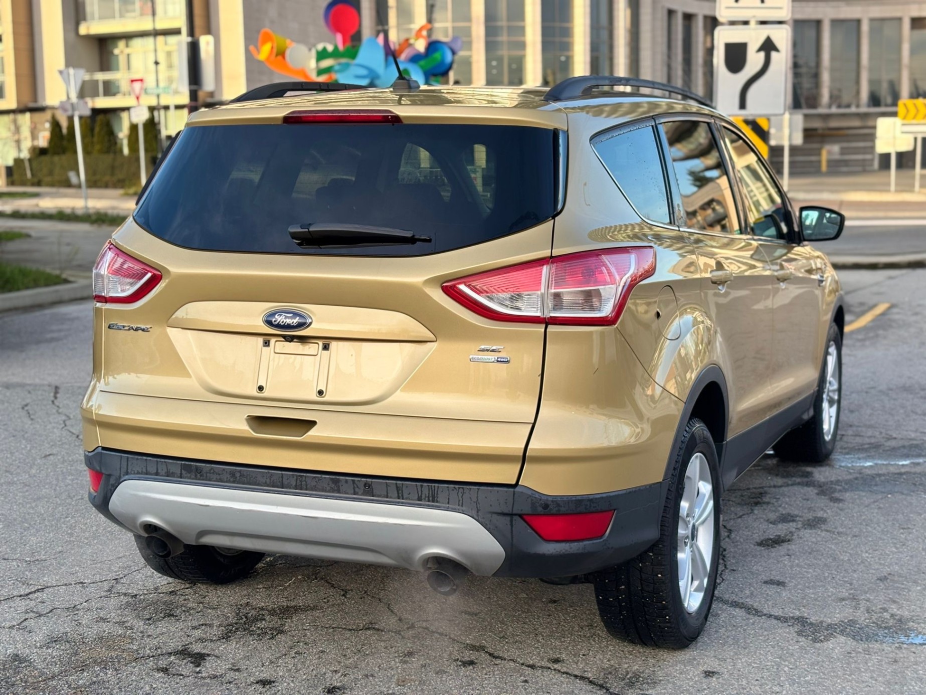 /canwestautoinc/2014-Ford-Escape-18643292211009266.jpg