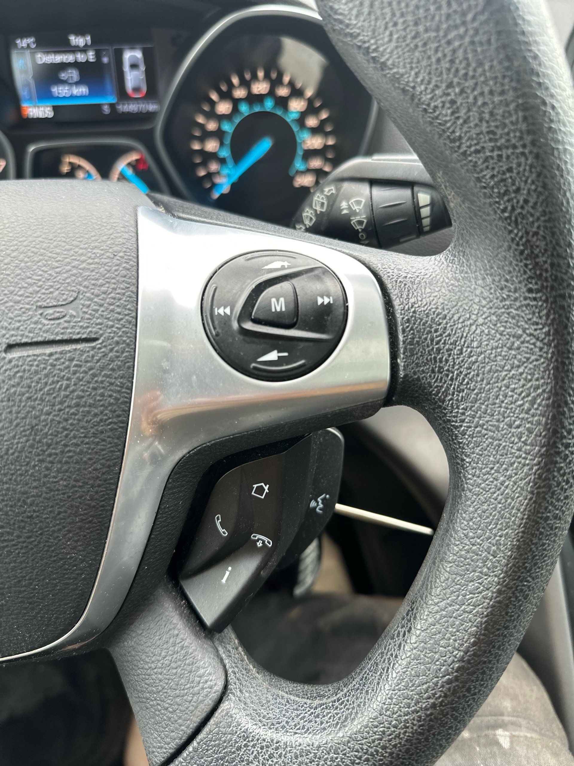 /canwestautoinc/2014-Ford-Escape-20657510782881738.jpg