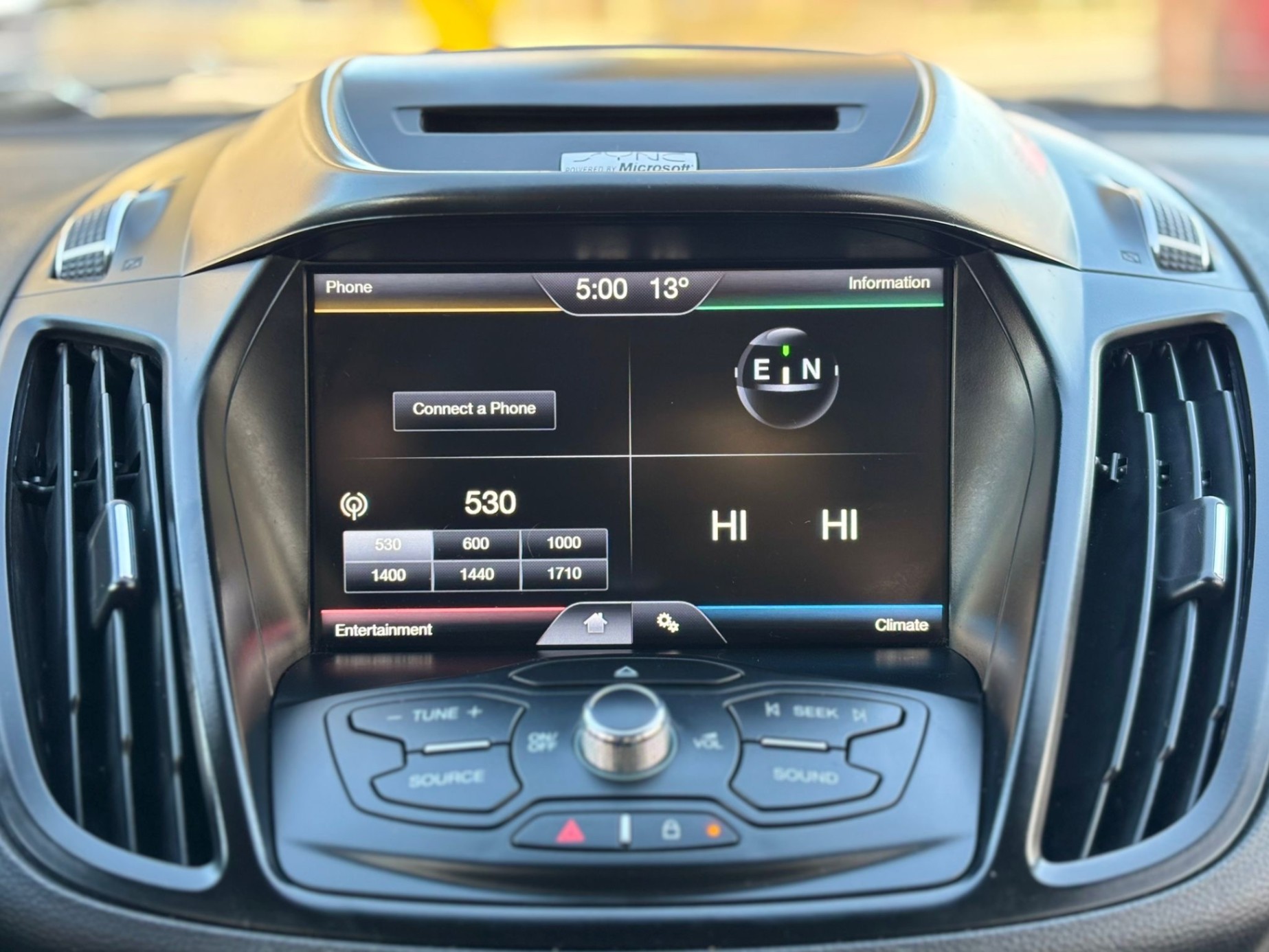 /canwestautoinc/2014-Ford-Escape-23031878912519566.jpg