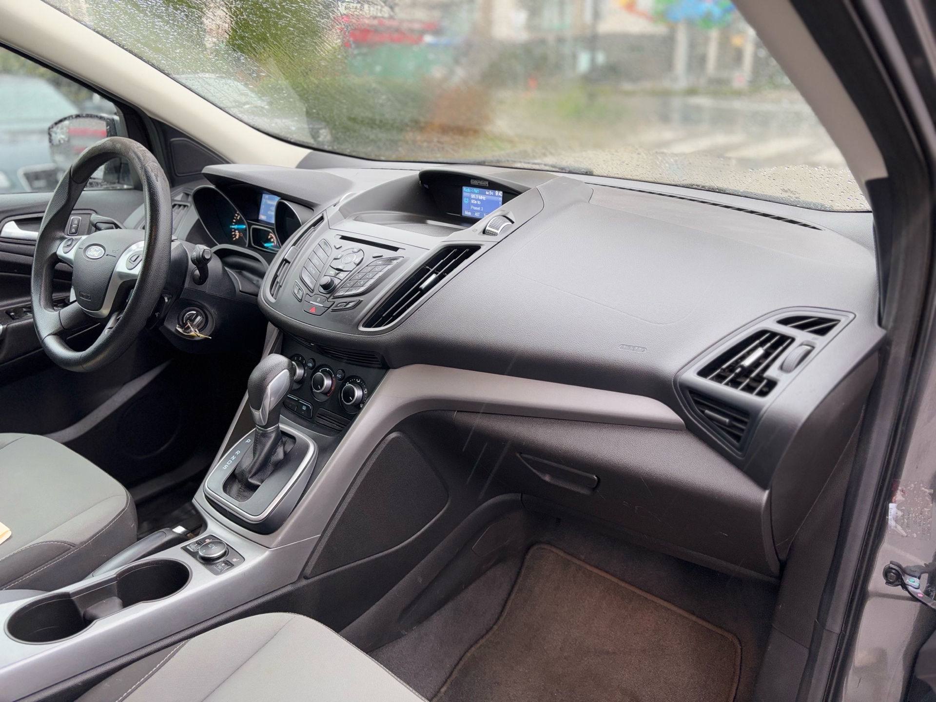 /canwestautoinc/2014-Ford-Escape-25003235891940756.jpg