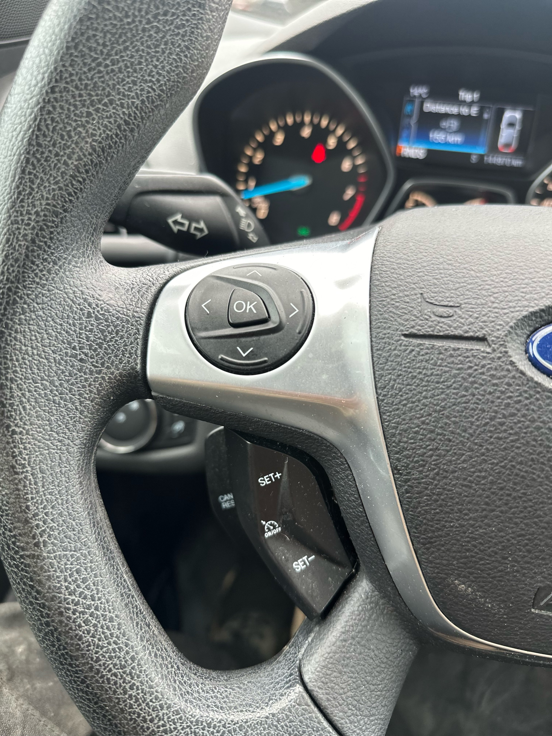 /canwestautoinc/2014-Ford-Escape-27987288946472866.jpg