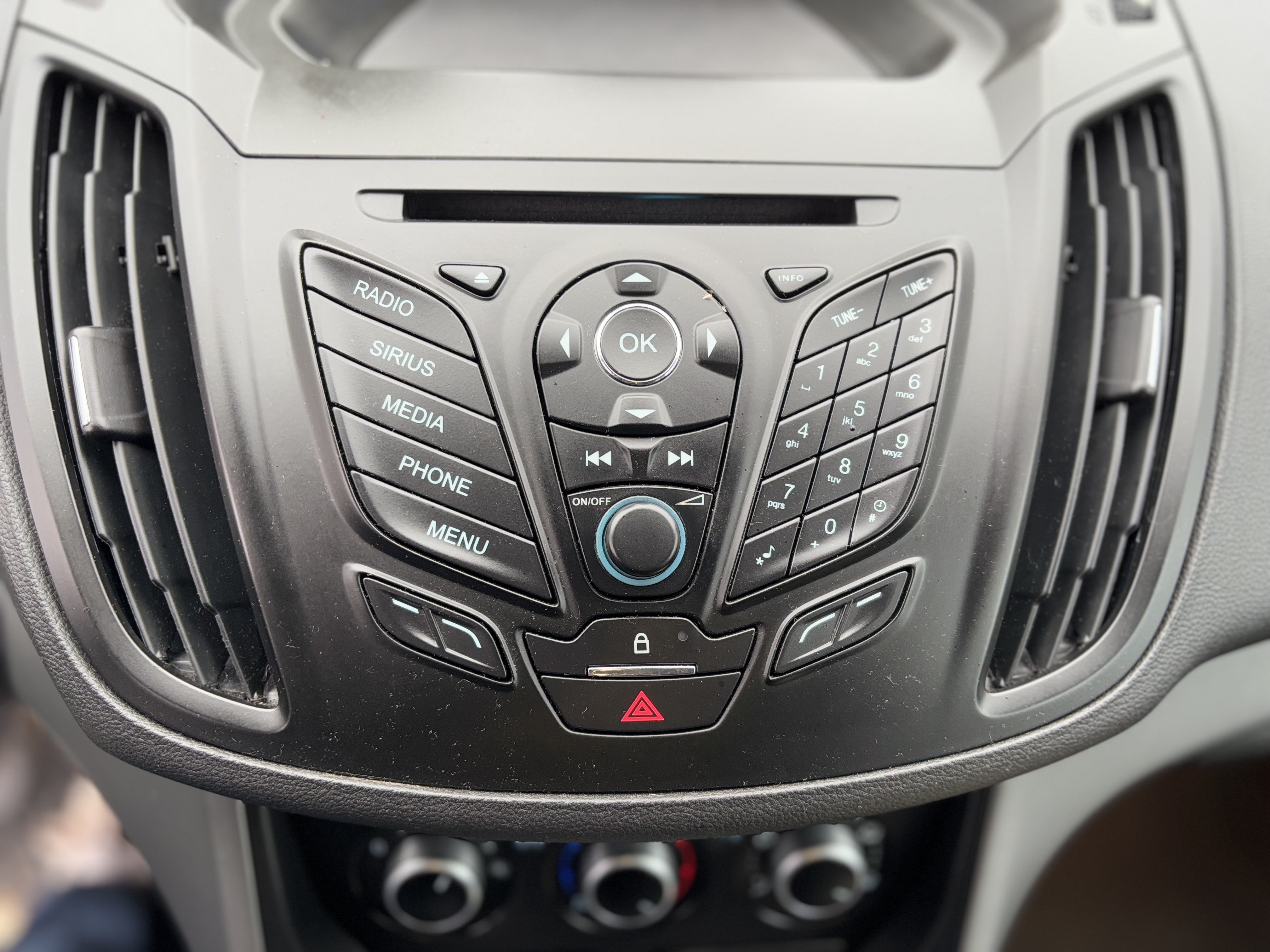 /canwestautoinc/2014-Ford-Escape-3331832260566341.jpg