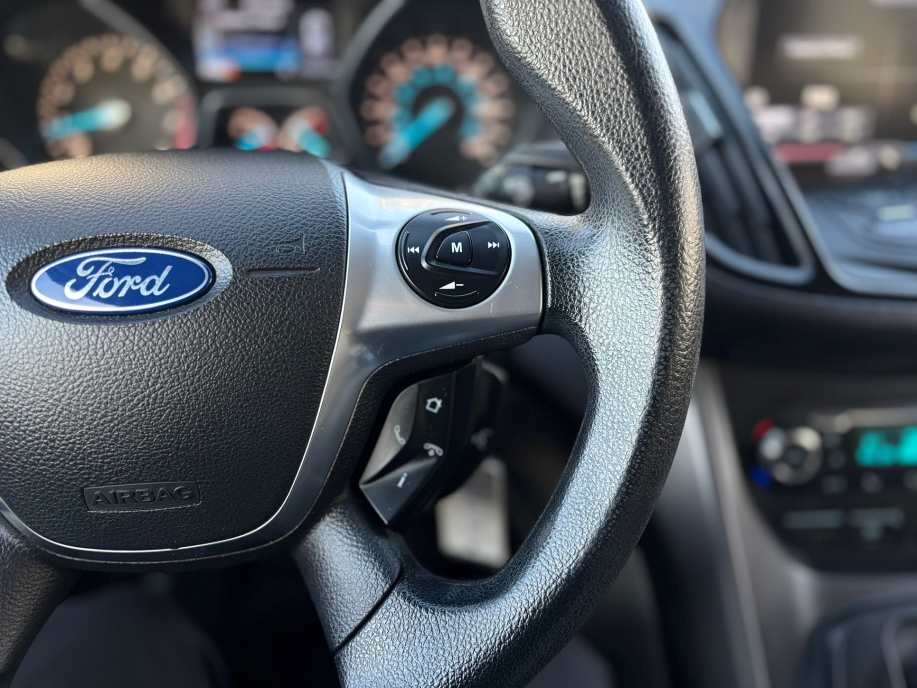 /canwestautoinc/2014-Ford-Escape-4232770998905915.jpg