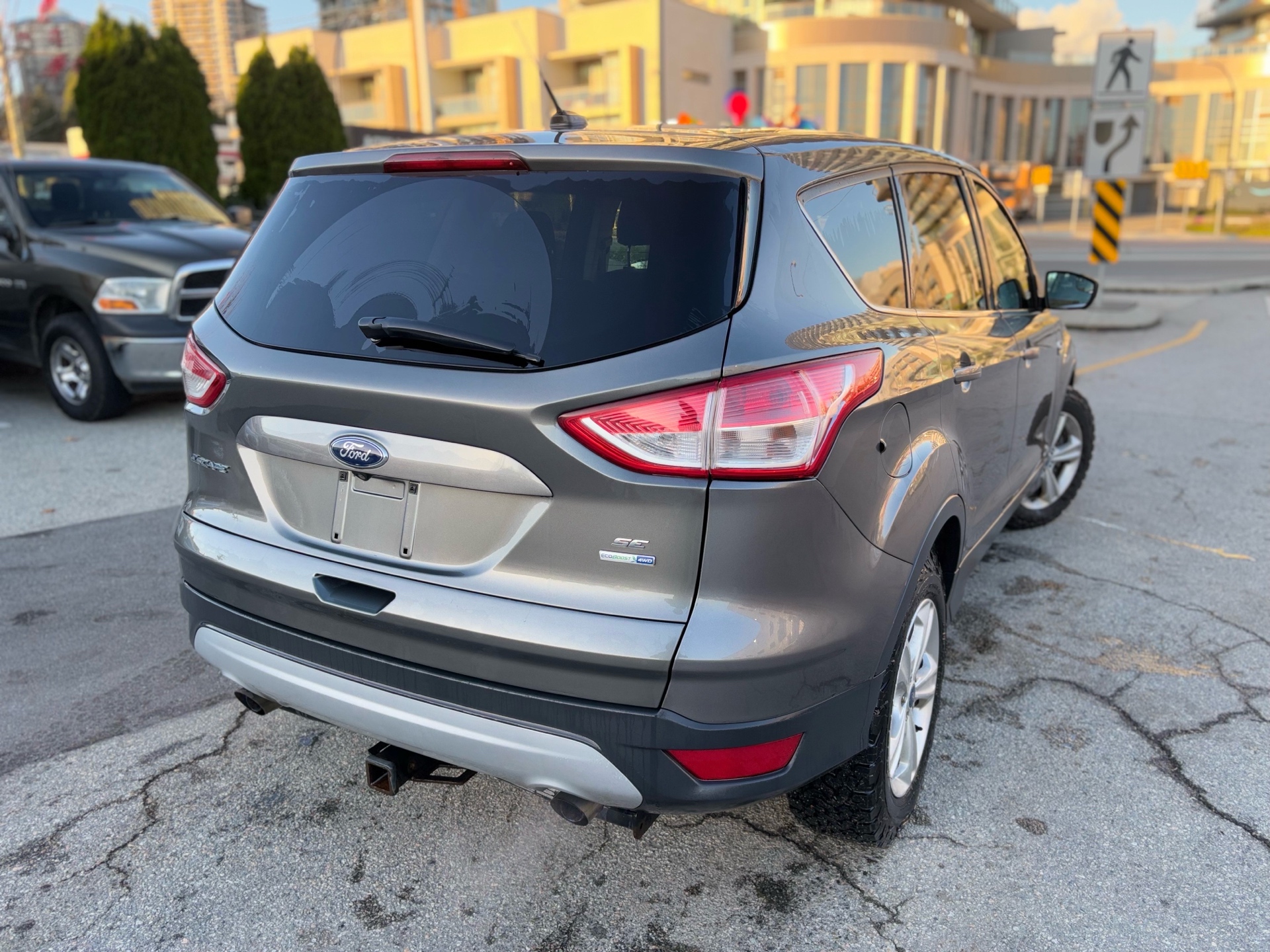 /canwestautoinc/2014-Ford-Escape-46592234254539866.jpg