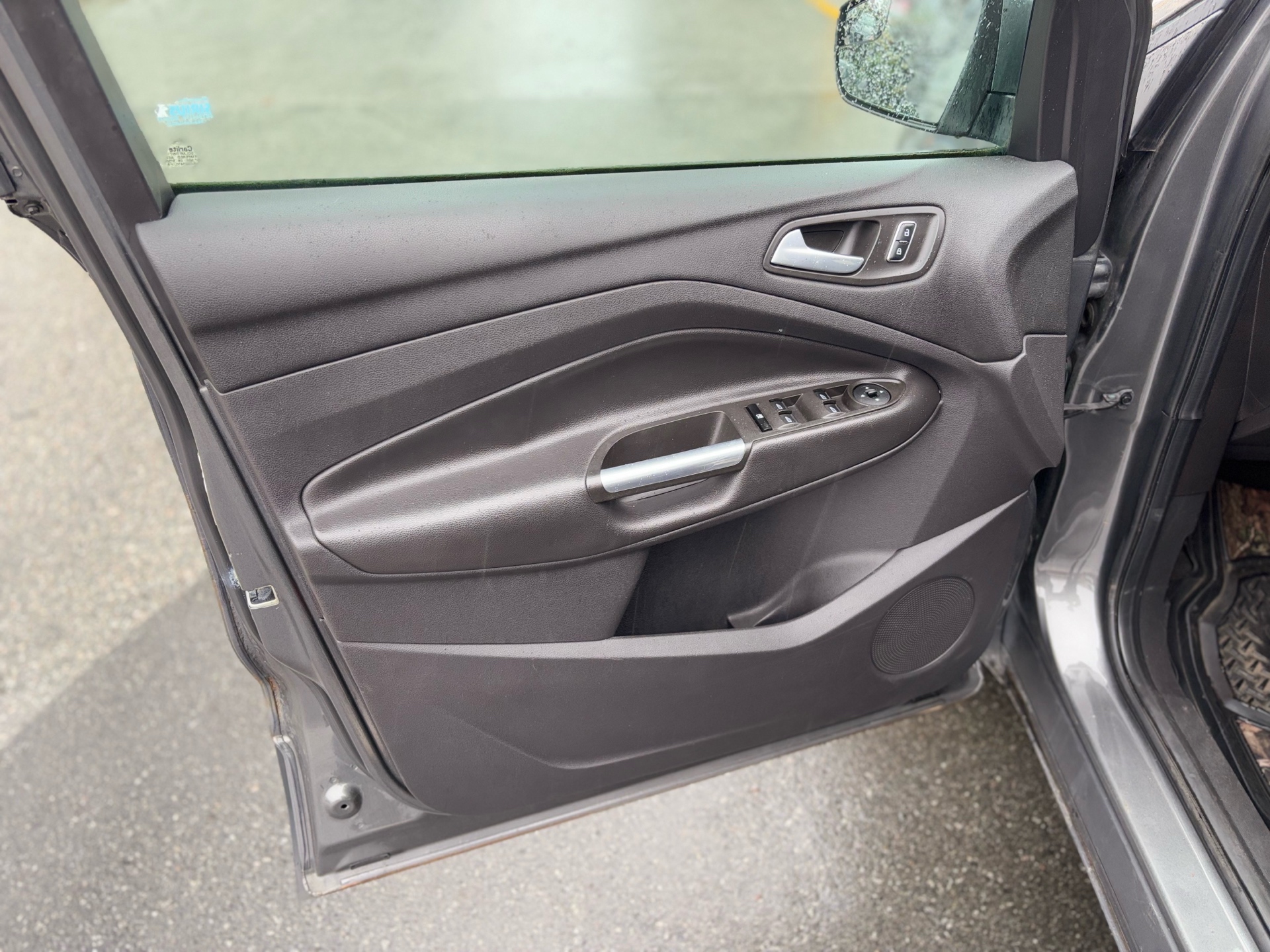 /canwestautoinc/2014-Ford-Escape-5326282231801762.jpg