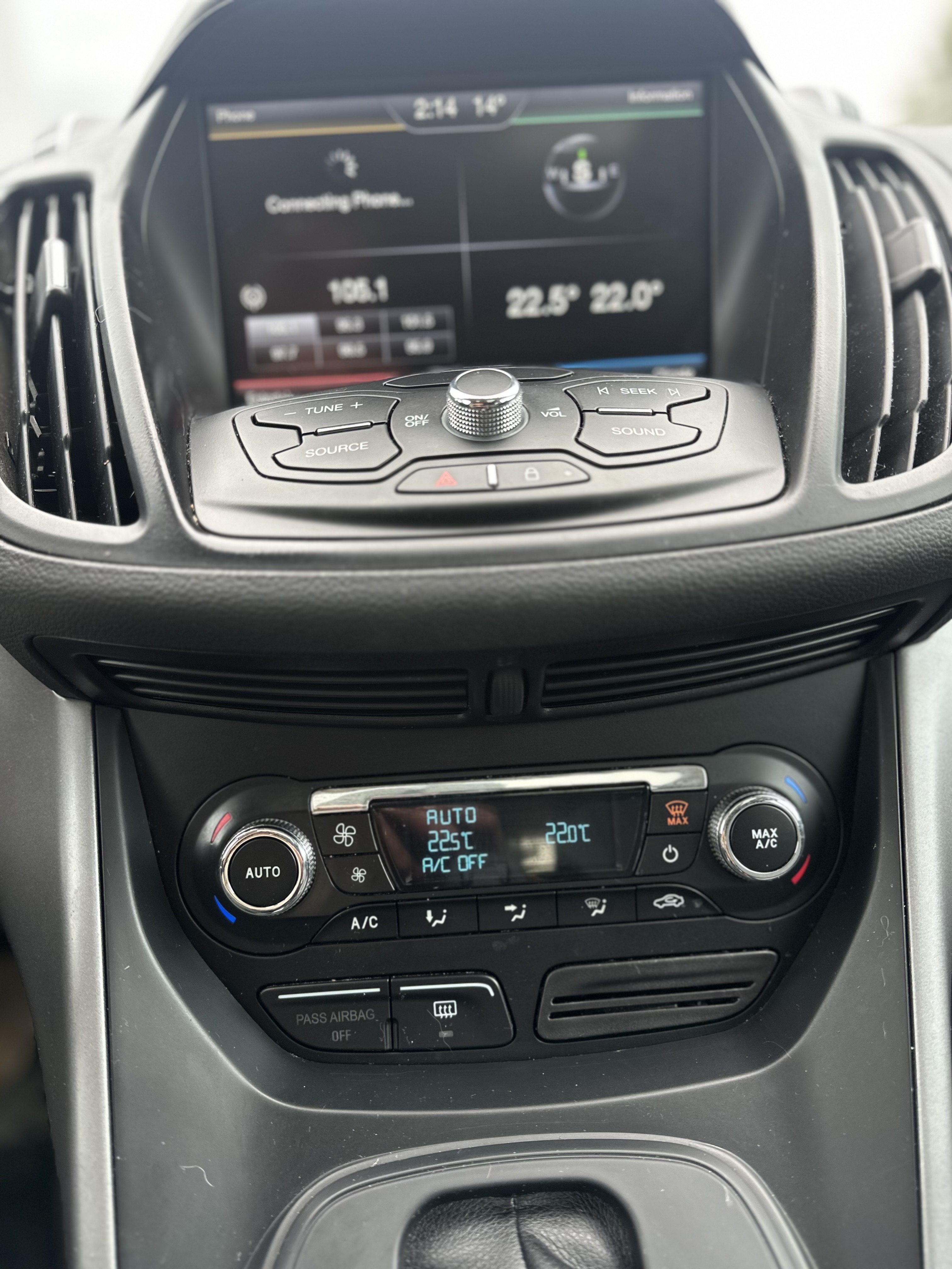 /canwestautoinc/2014-Ford-Escape-6618291499200044.jpg