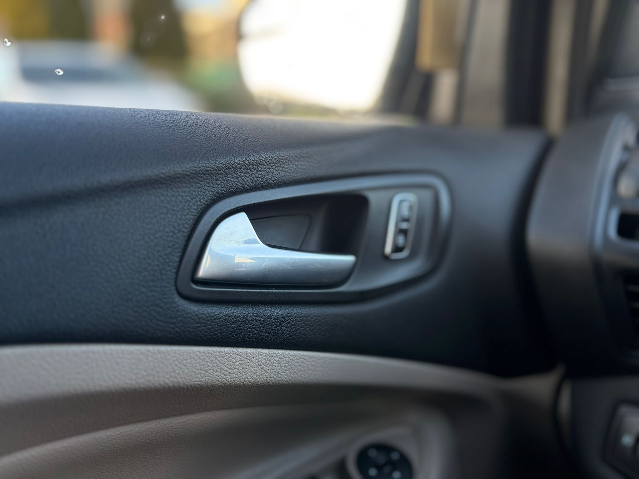 /canwestautoinc/2014-Ford-Escape-7210812652677332.jpg