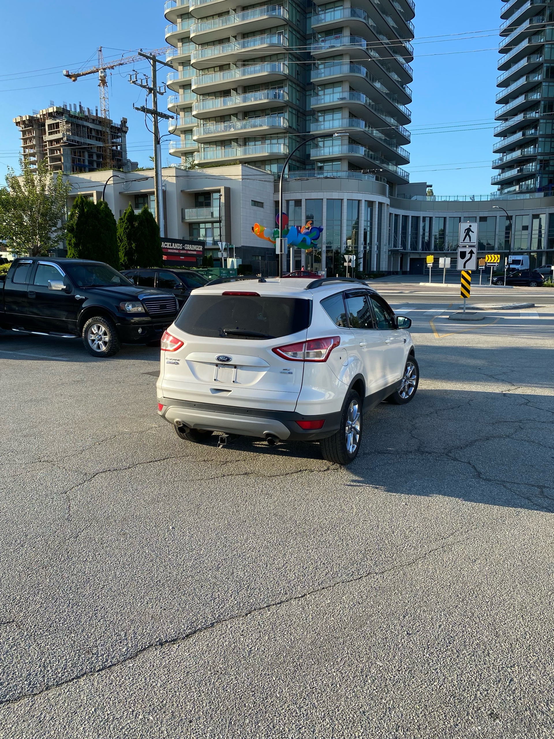 /canwestautoinc/2014-Ford-Escape-7558570490855381.jpg