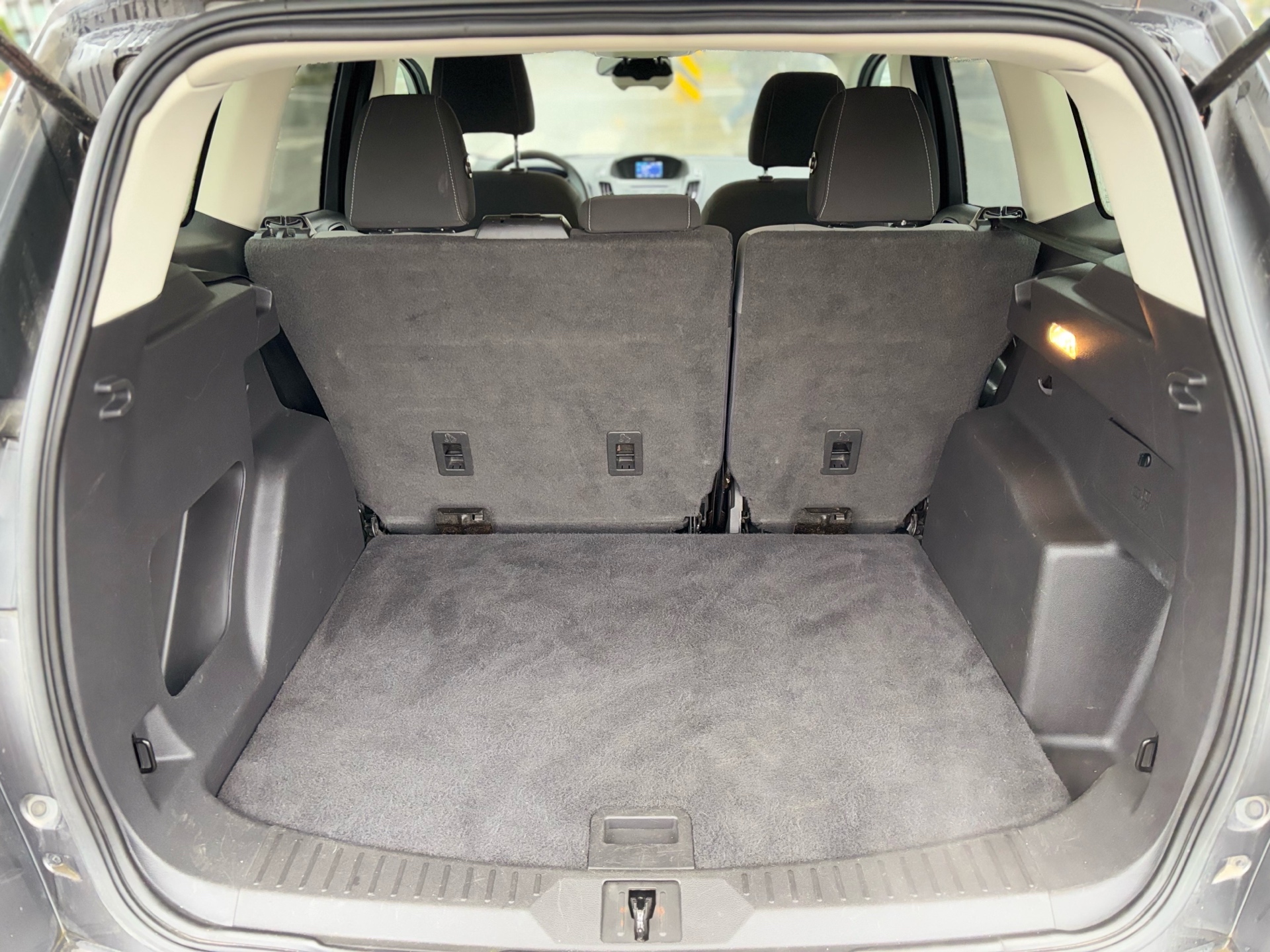 /canwestautoinc/2014-Ford-Escape-7898238745650388.jpg