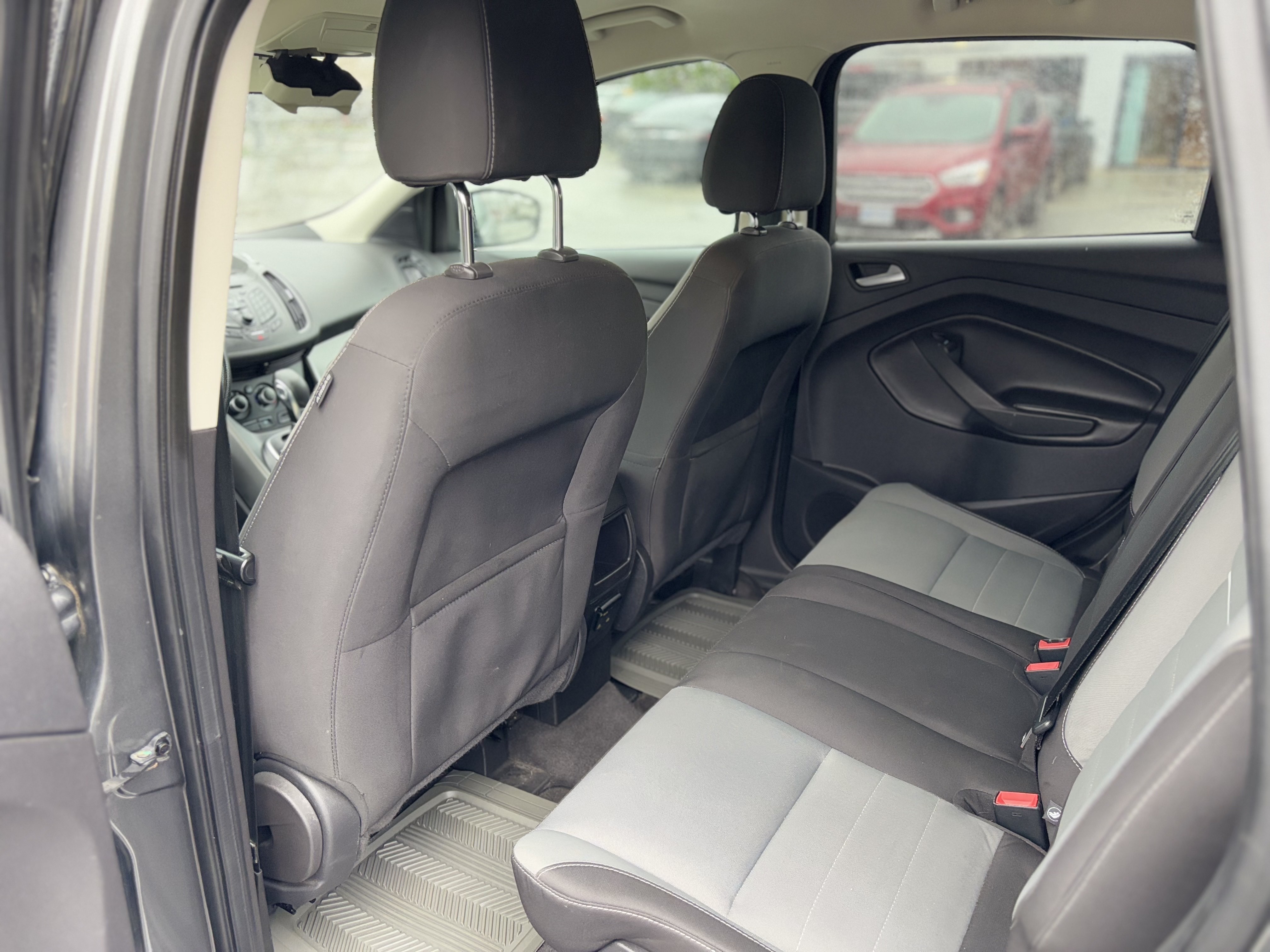 /canwestautoinc/2014-Ford-Escape-8825678180265084.jpg