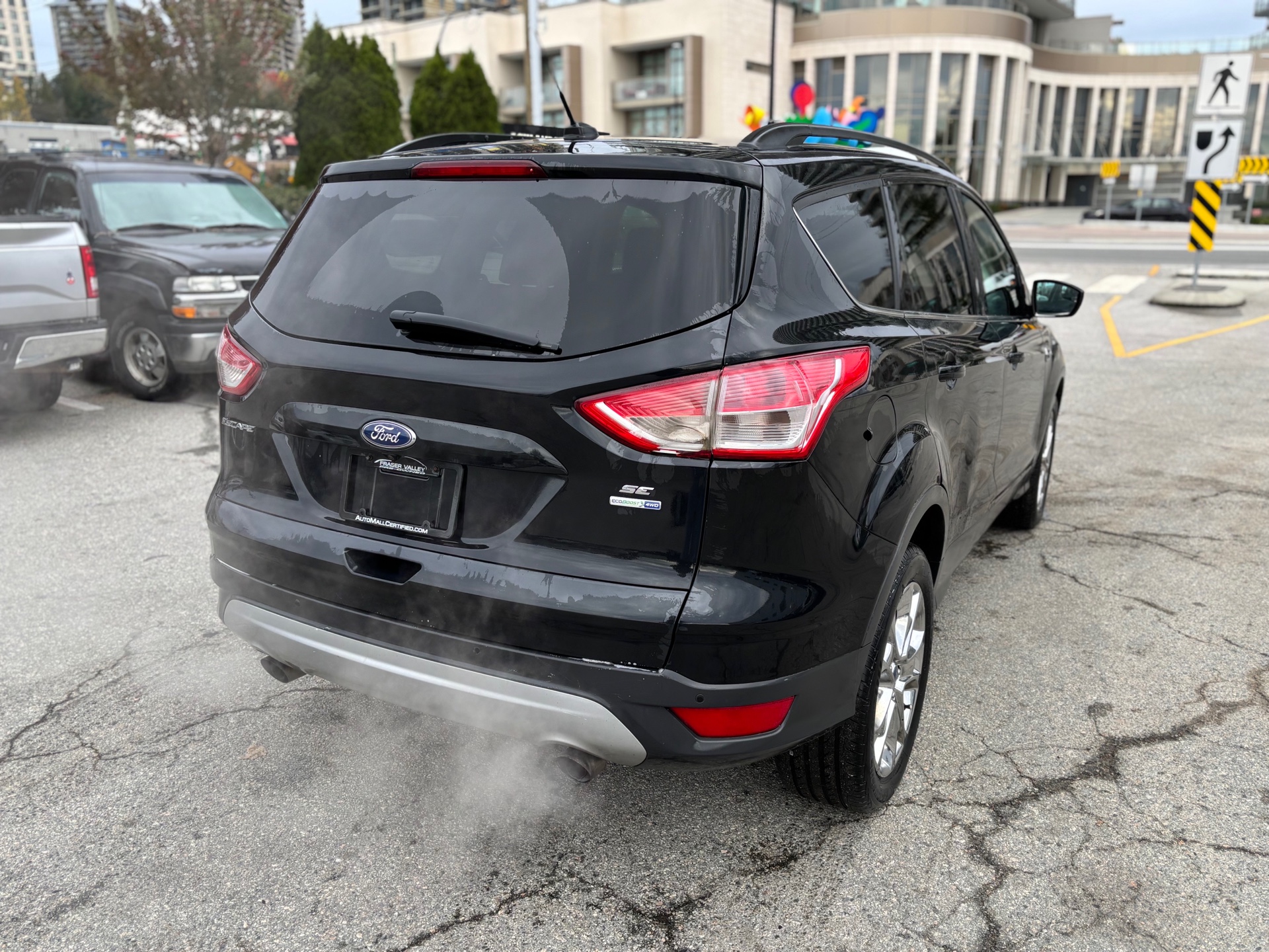 /canwestautoinc/2014-Ford-Escape-9426587730280163.jpg