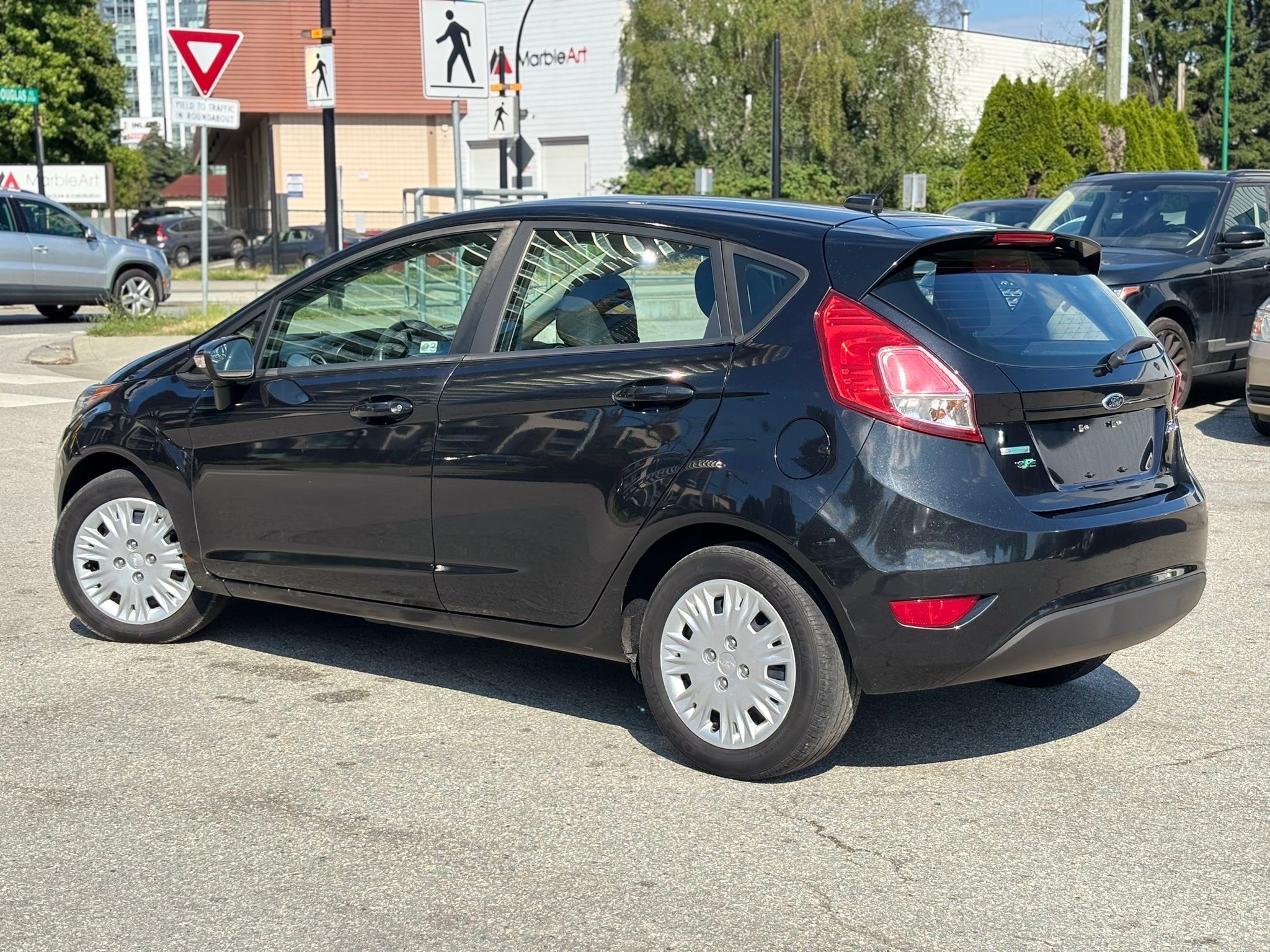 /canwestautoinc/2014-Ford-Fiesta-09497401567470498.jpg