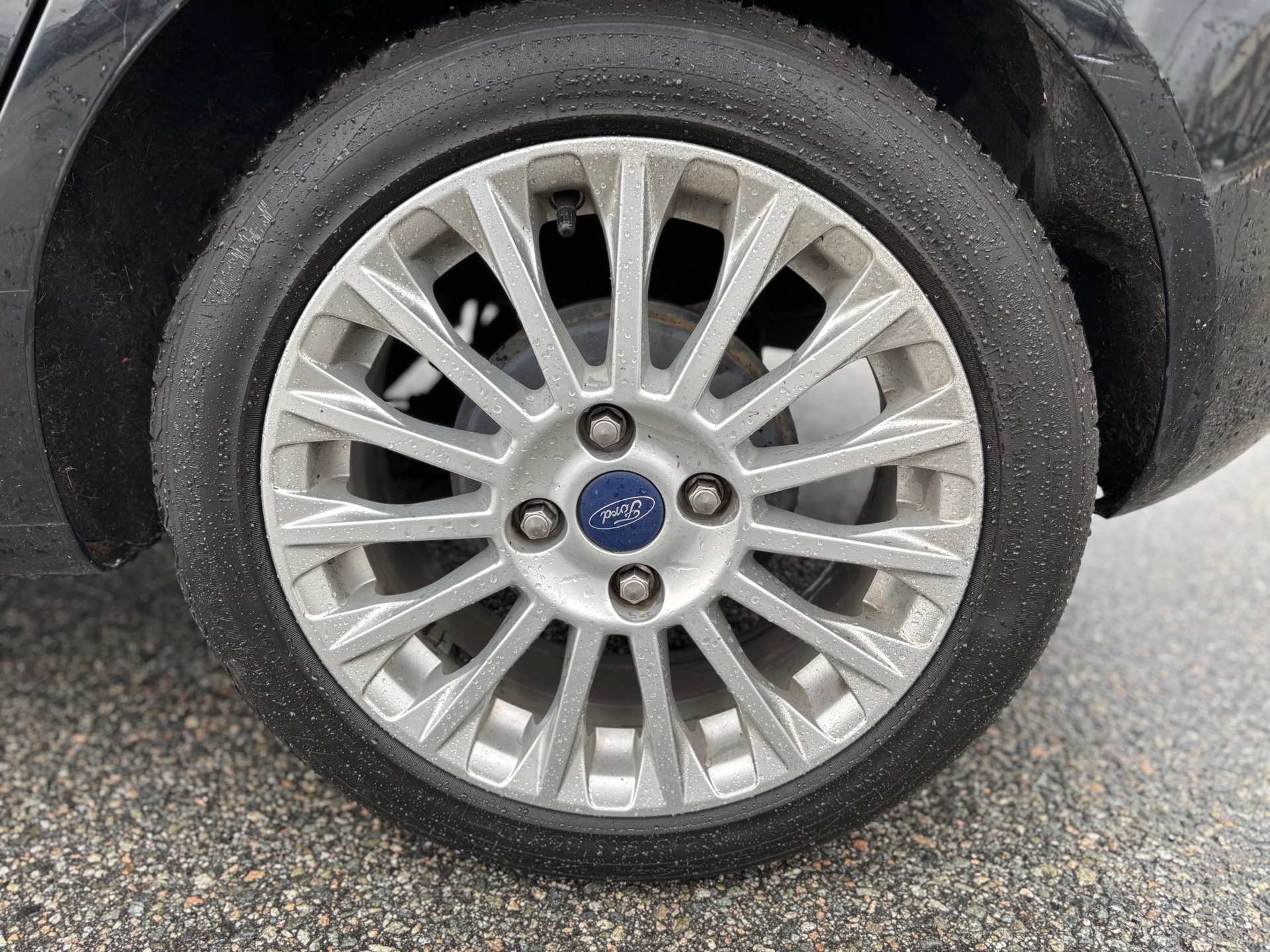 /canwestautoinc/2014-Ford-Fiesta-18373181658277282.jpg