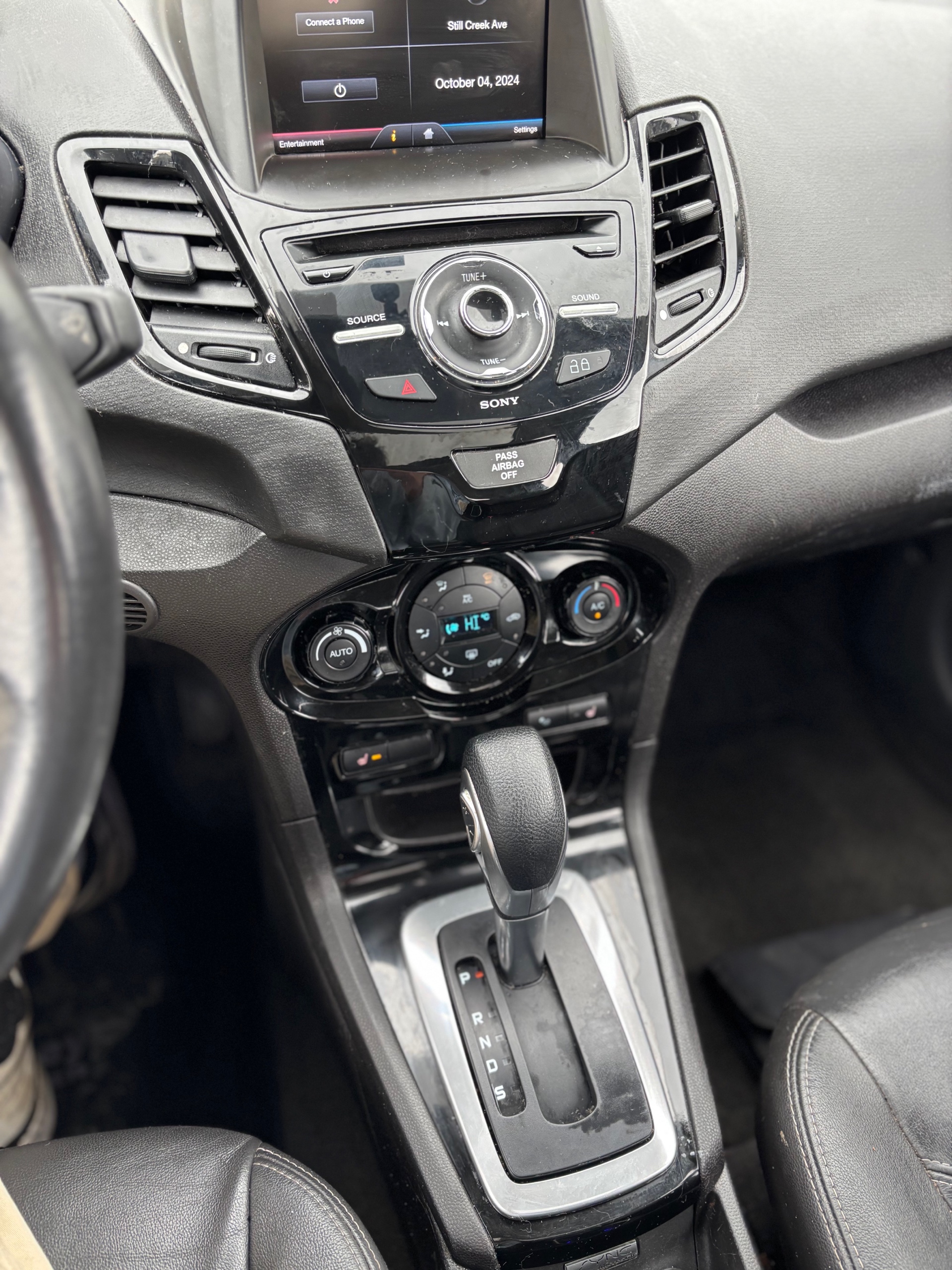 /canwestautoinc/2014-Ford-Fiesta-5558746451019931.jpg