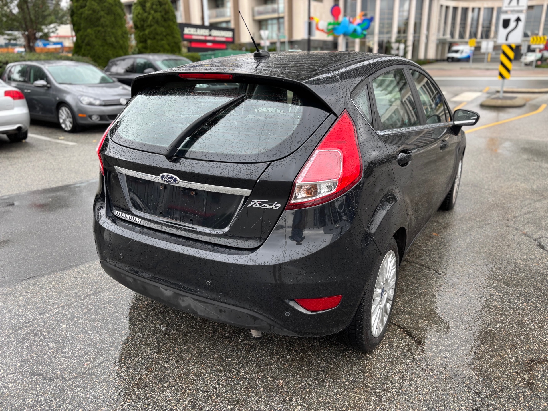 /canwestautoinc/2014-Ford-Fiesta-5945169951974498.jpg