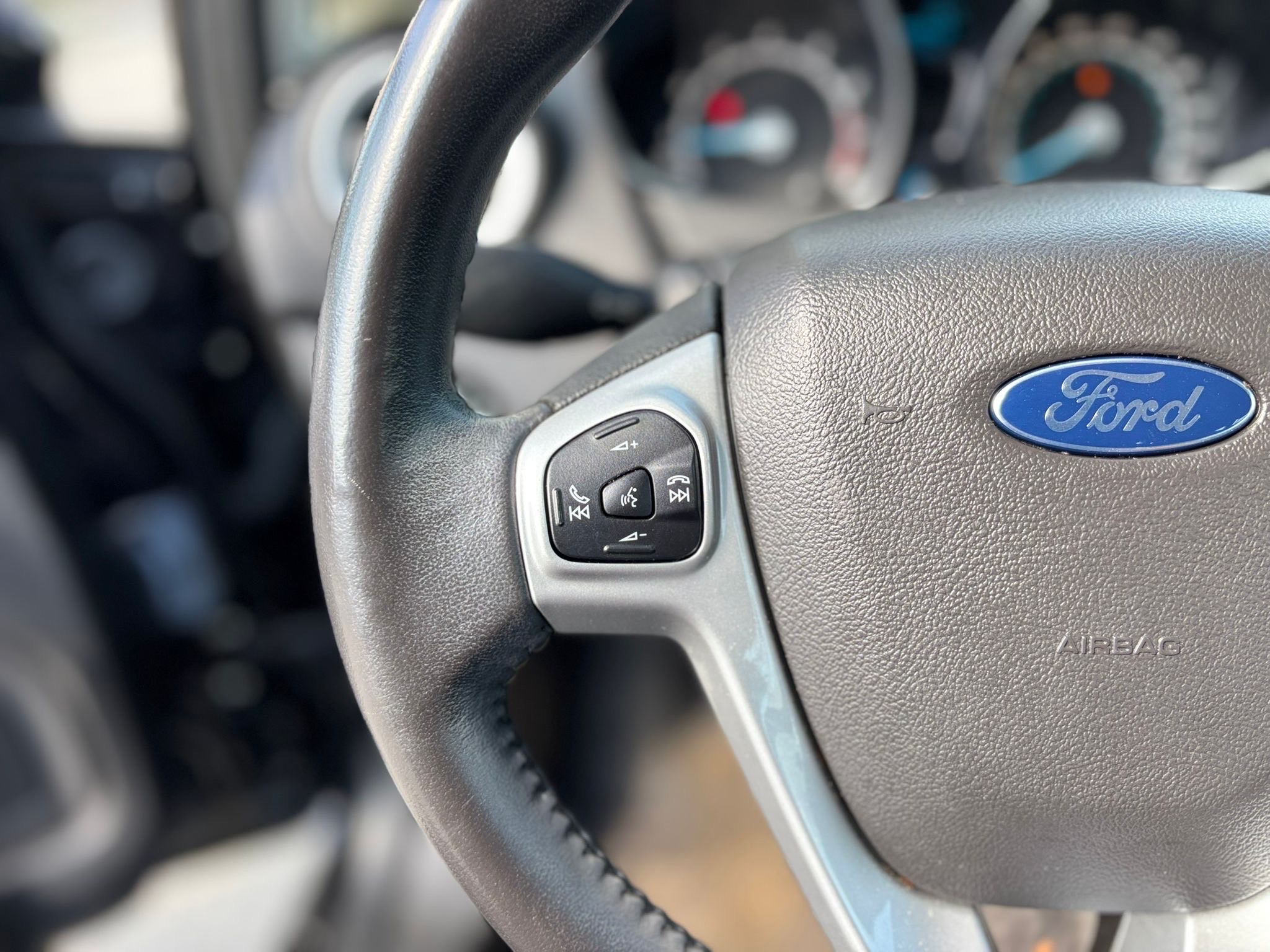 /canwestautoinc/2014-Ford-Fiesta-6266450405775676.jpg