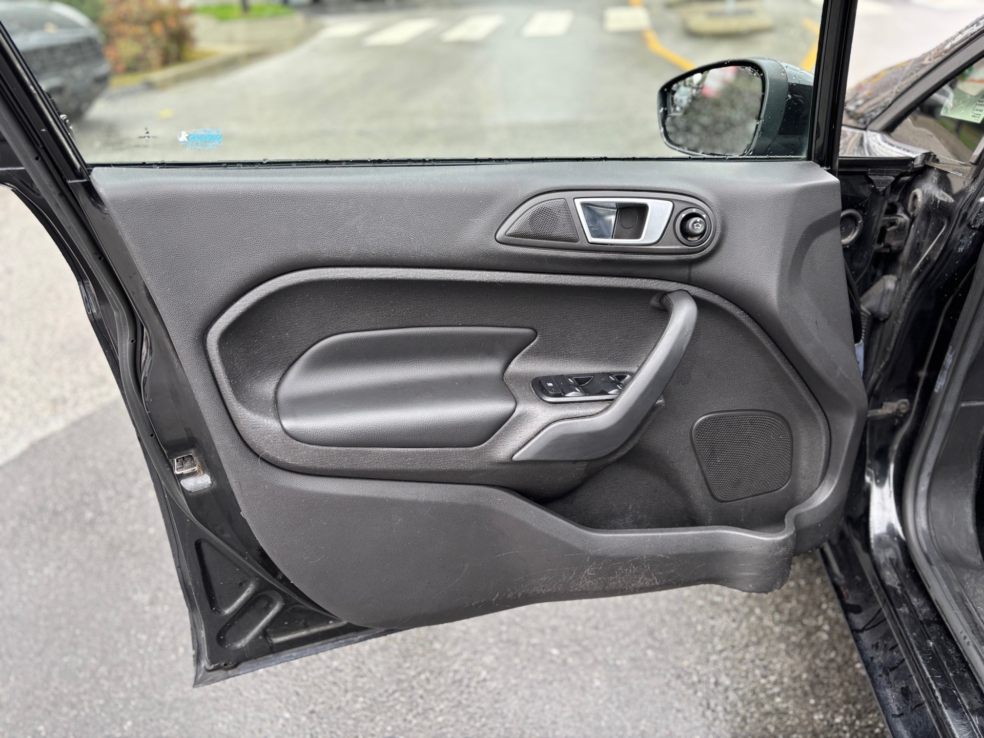/canwestautoinc/2014-Ford-Fiesta-7810257389208408.jpg